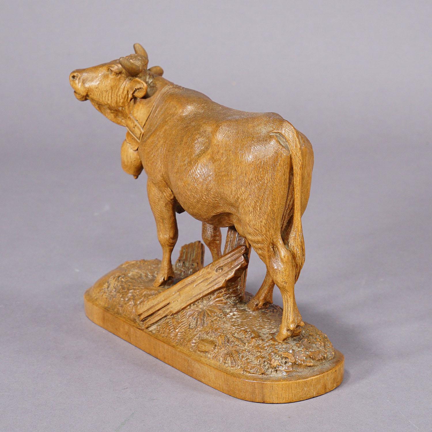 Great Wooden Carved Female Cattle Sculpture Brienz Switzerland ca. 1900 In Good Condition For Sale In Berghuelen, DE