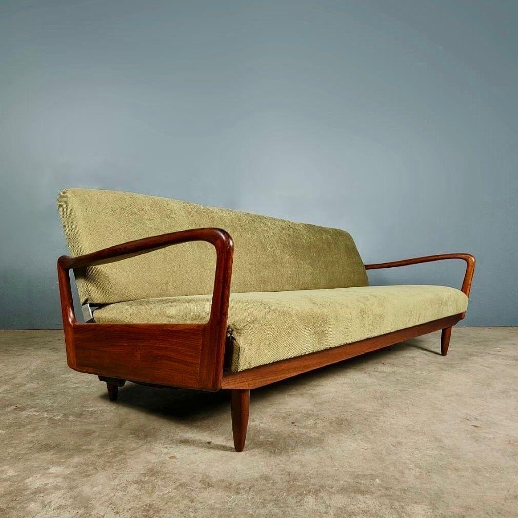 New Stock ✅

Greaves and Thomas Green Sofa Bed Mid Century Vintage Retro MCM

A beautifully designed & crafted, fully restored sofabed manufactured by the renowned high quality British maker ‘Greaves & Thomas’.

Featuring iconic solid teak swooping