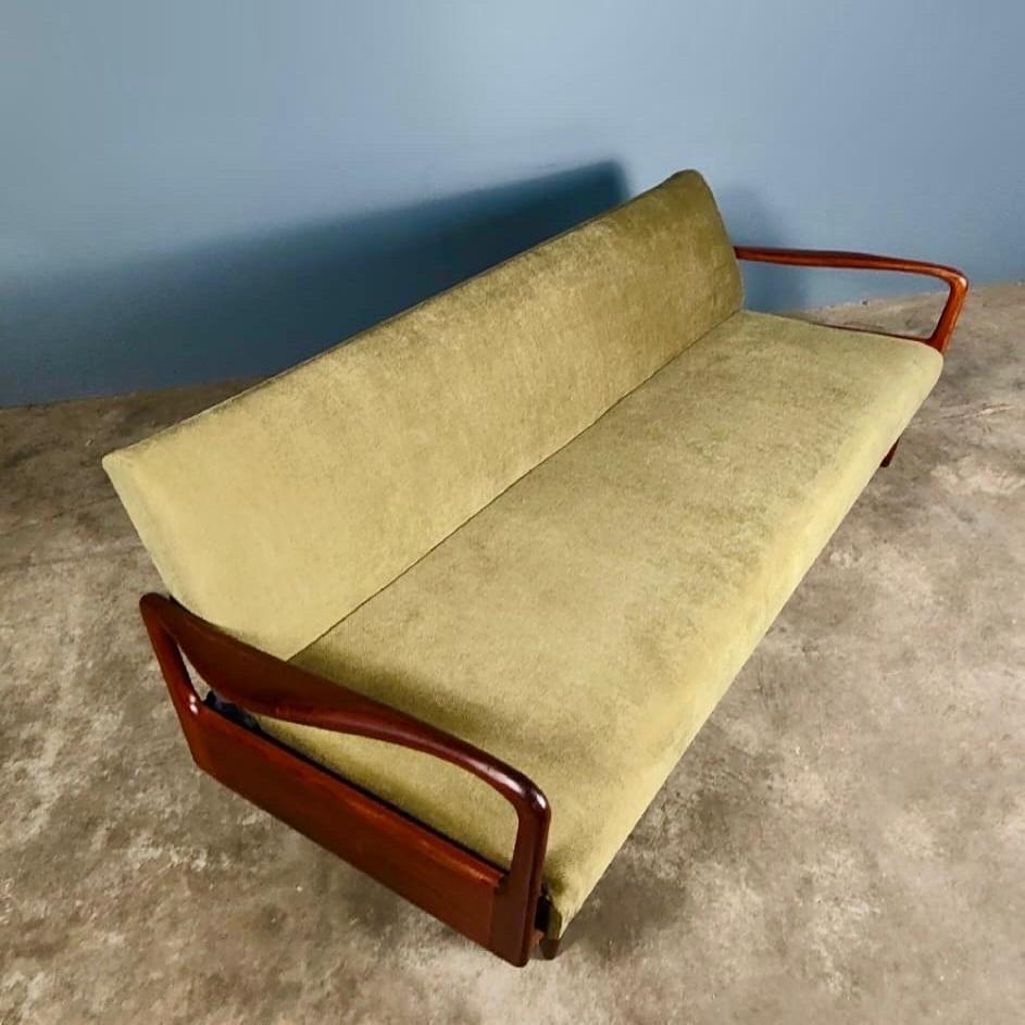 Mid-Century Modern Greaves & Thomas Green Sofa Bed Mid Century Vintage Retro MCM For Sale