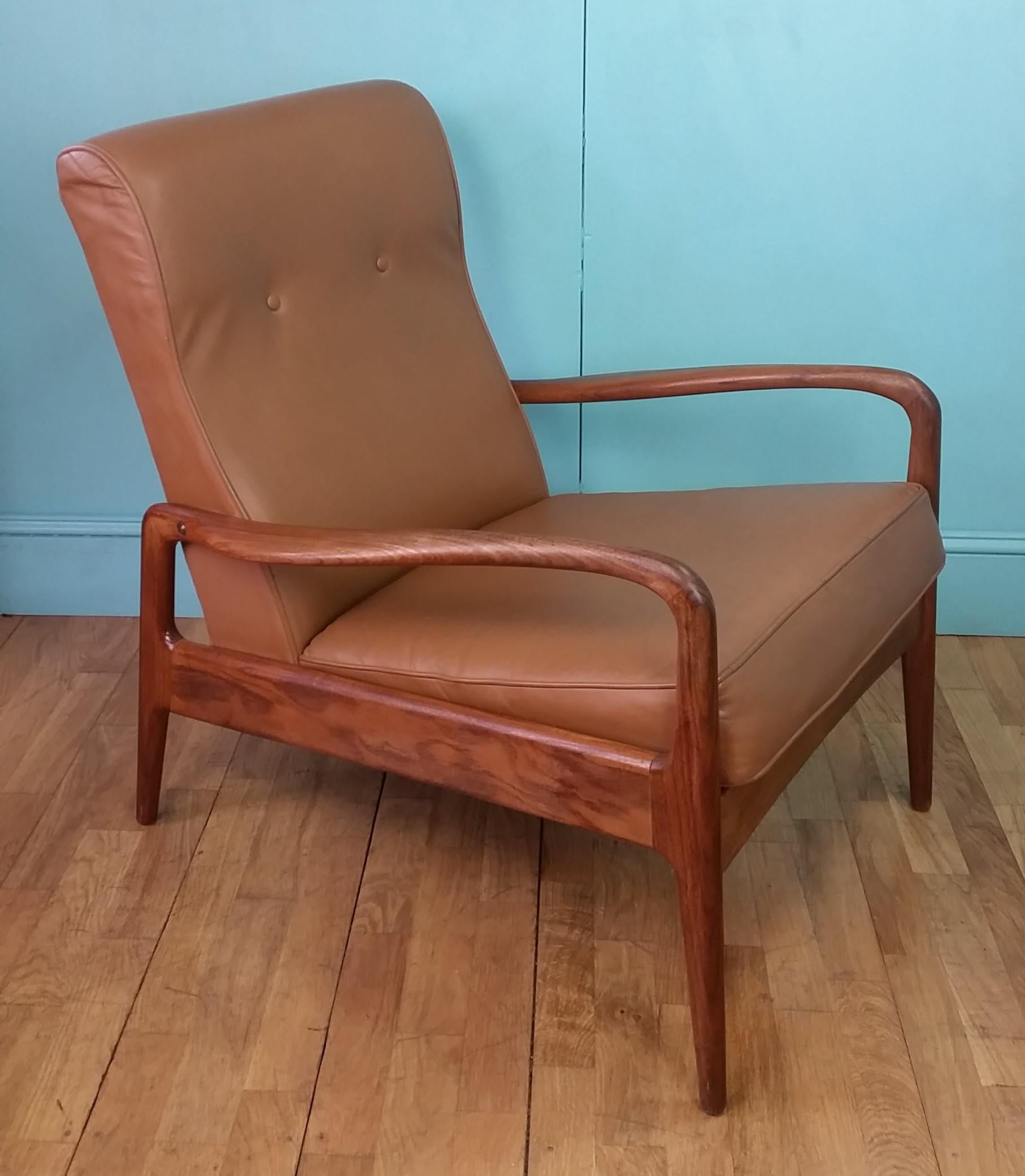 Greaves & Thomas Mid Century Leather Lounge Chair For Sale 2