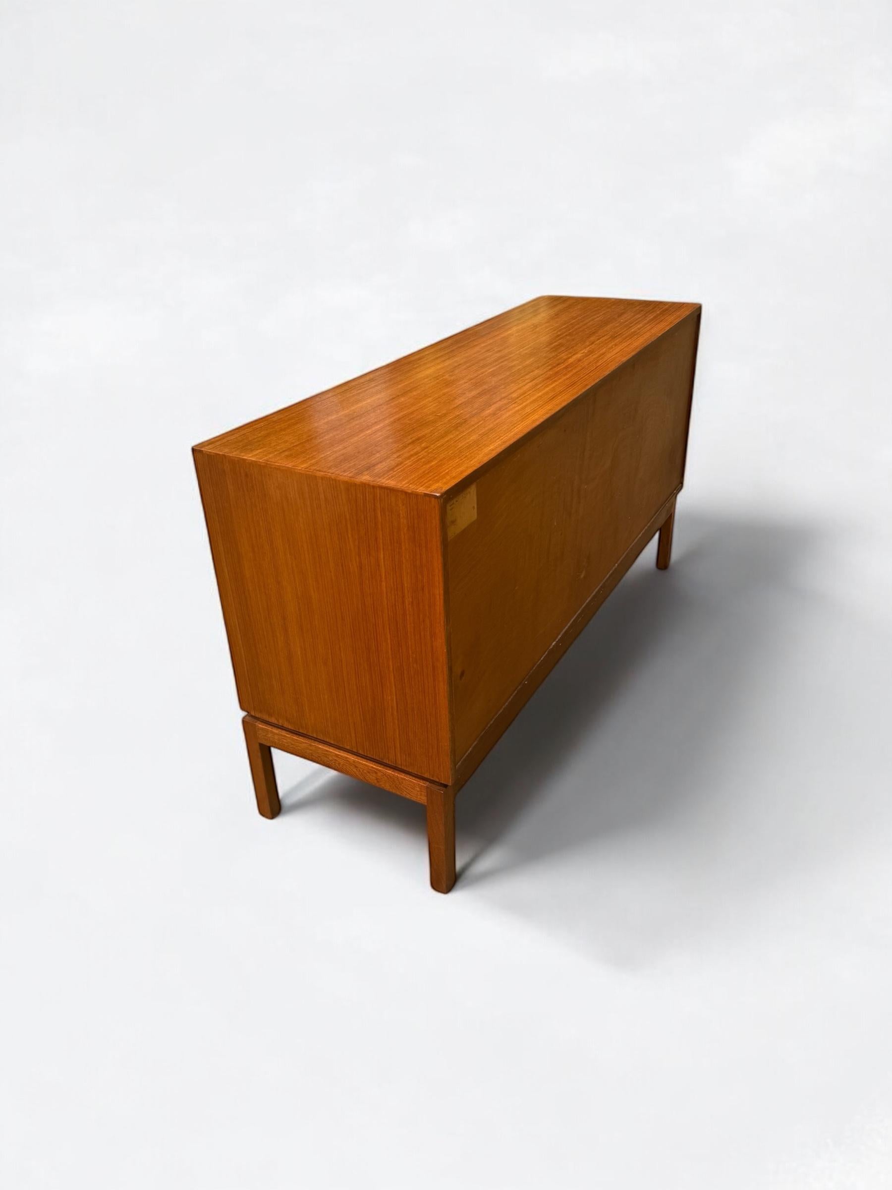British Greaves & Thomas Teak Sideboard U.K c 1960's For Sale