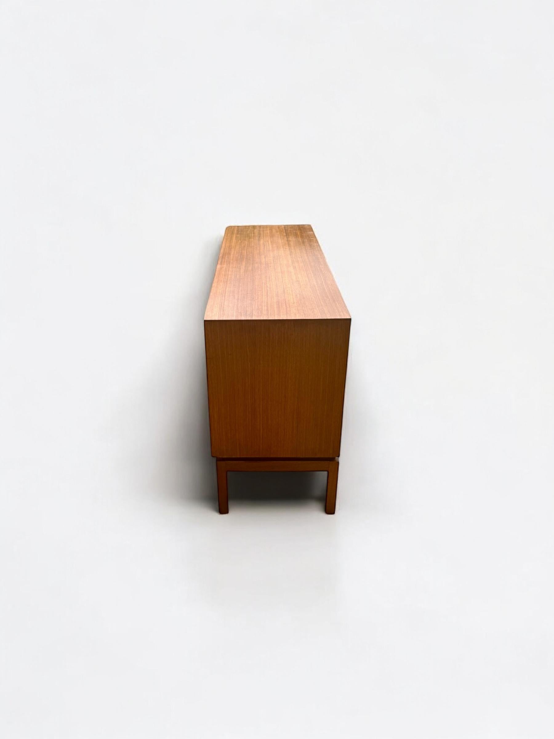 Greaves & Thomas Teak Sideboard U.K c 1960's In Good Condition For Sale In London, GB