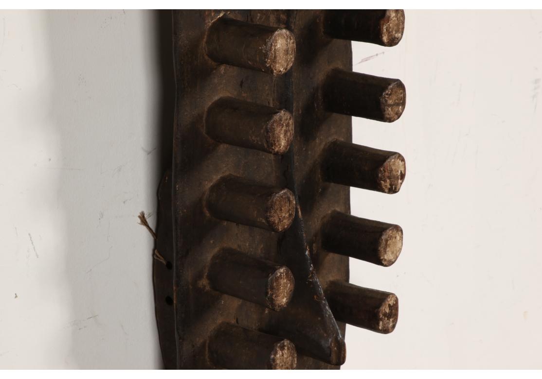 Grebo Tribe Carved African Tribal Mask Tallado a mano en venta