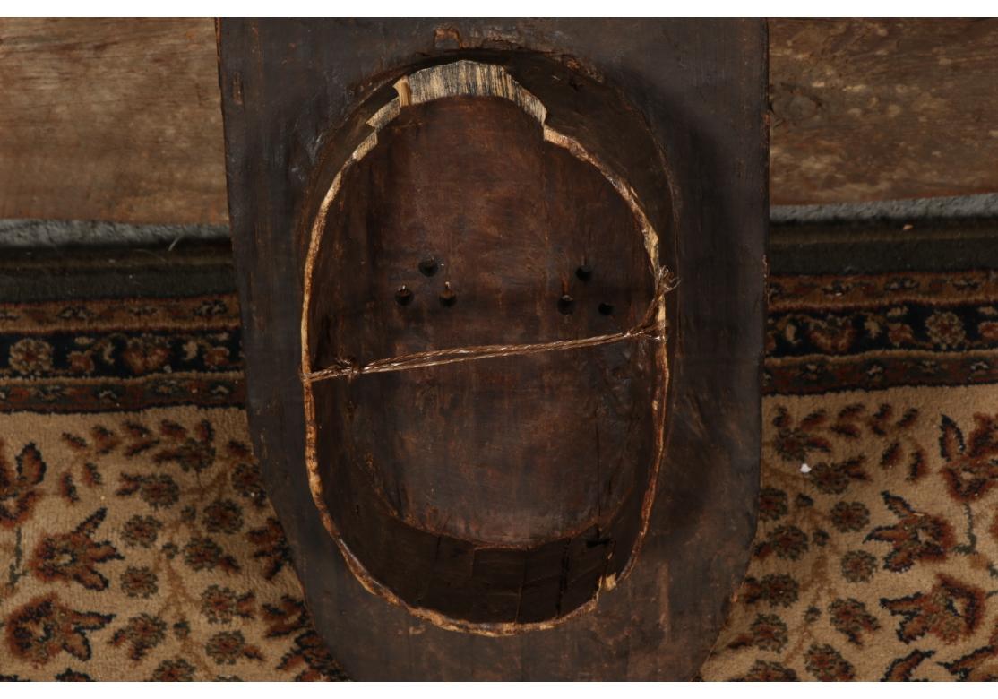 Grebo Tribe Carved African Tribal Mask Madera en venta