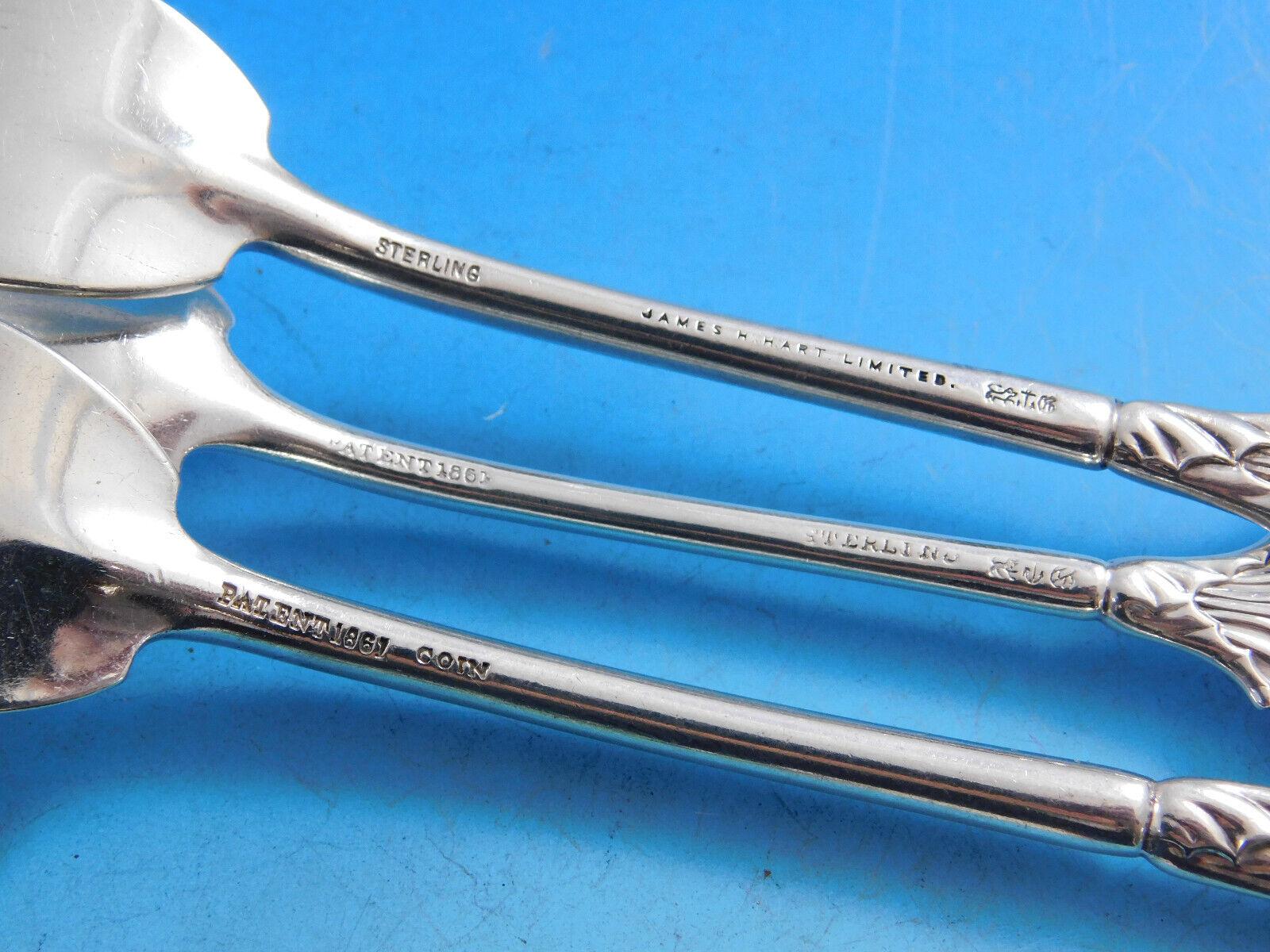 Superbo set di posate in argento sterling Grecian by Gorham, 1861 circa - 140 pezzi. Si tratta di un modello Gorham molto raro ed è il più grande gruppo di questo modello che abbiamo avuto a disposizione in 60 anni di attività nel settore