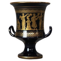 Greco I. Spyropoulos Urna griega neoclásica de porcelana dorada con figuras S. XX