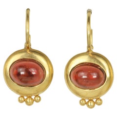 Pendientes Gota Greco Romanos - Granate en Oro de California de 20 K, Talla Cabujón Ovalada