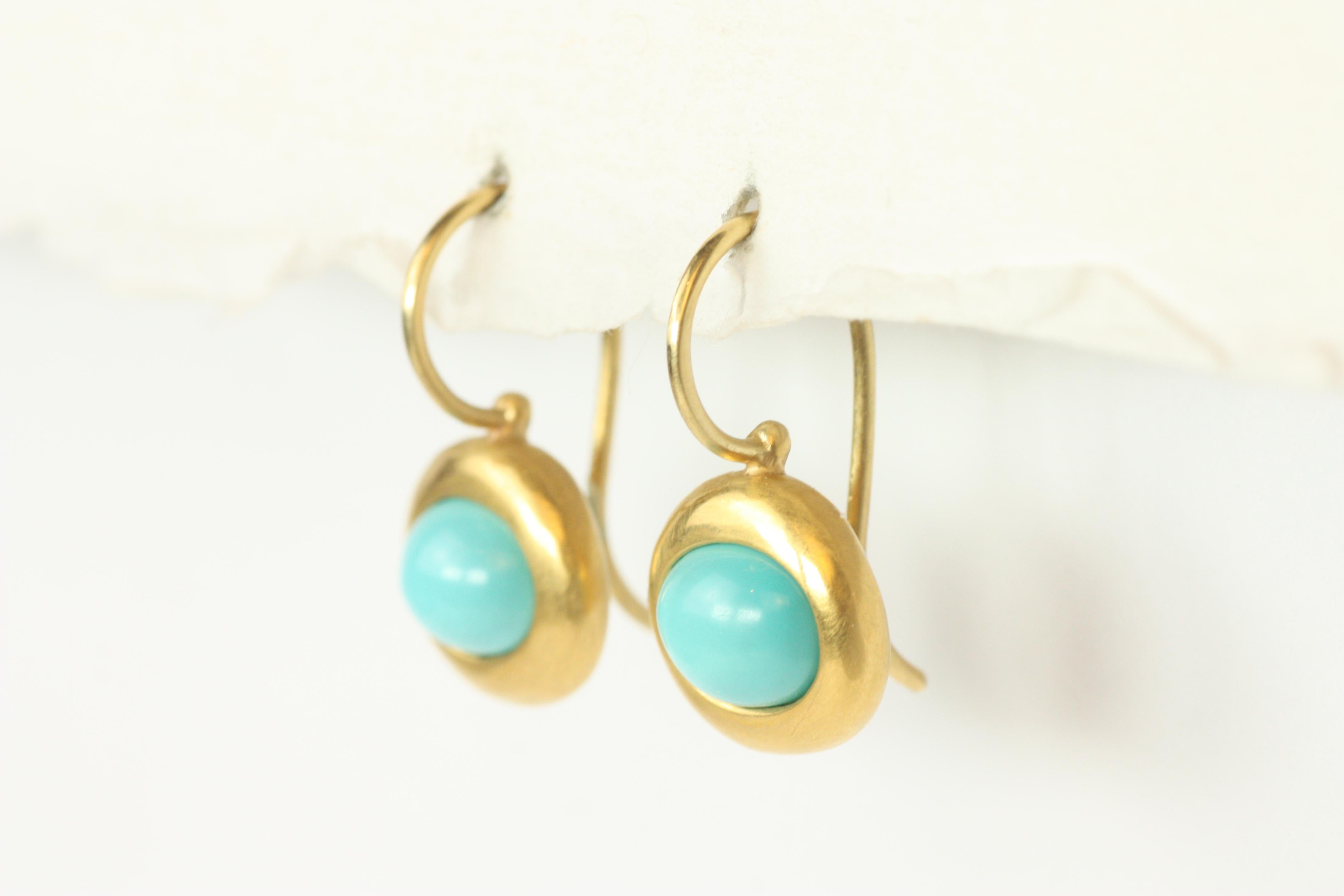 Greco Roman Drop Earrings with Oval Cabochon Turquoise in 22K Yellow Gold In New Condition For Sale In Santa Monica, CA