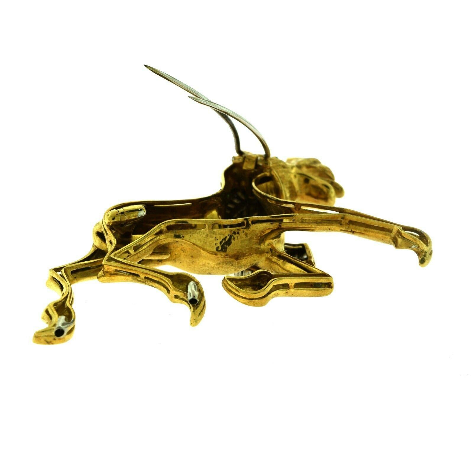 Greco-Roman Griffin Brooch Pin with Diamonds and Emeralds in Yellow Gold In Good Condition In Miami, FL