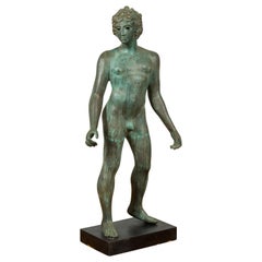 Estatua de Bronce Verde Vintage de Estilo Greco Romano de un Desnudo Masculino con Uvas en el Pelo
