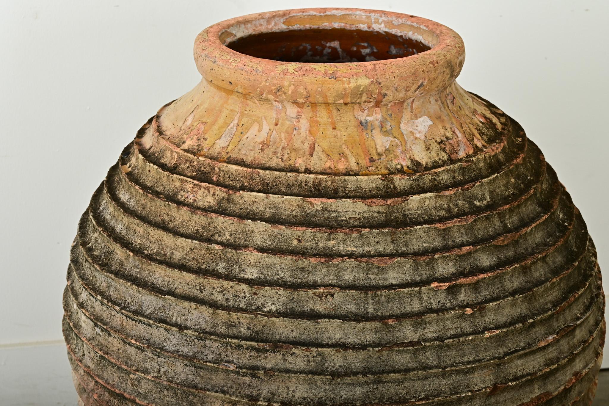 Greek 18th Century Terracotta Olive Oil Jar In Good Condition For Sale In Baton Rouge, LA