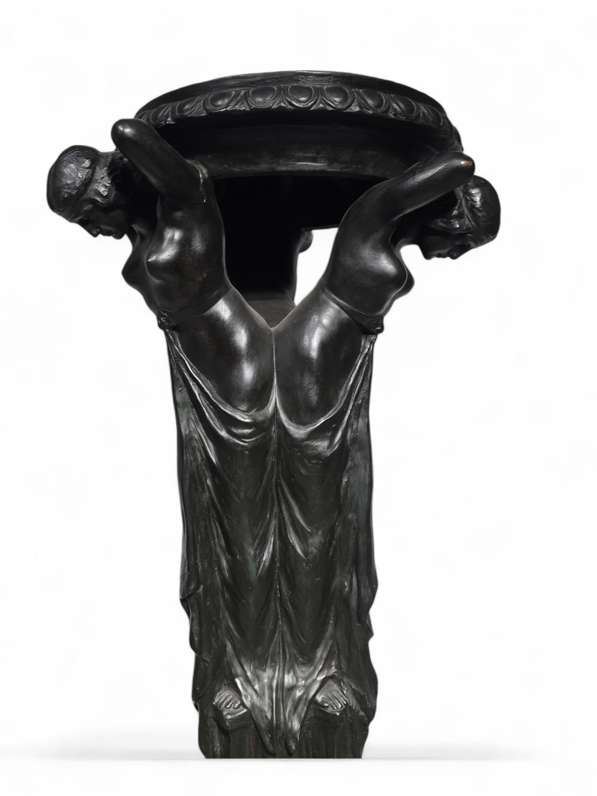 Terracotta Piedistallo greco in terracotta del XIX secolo dipinto di nero in vendita