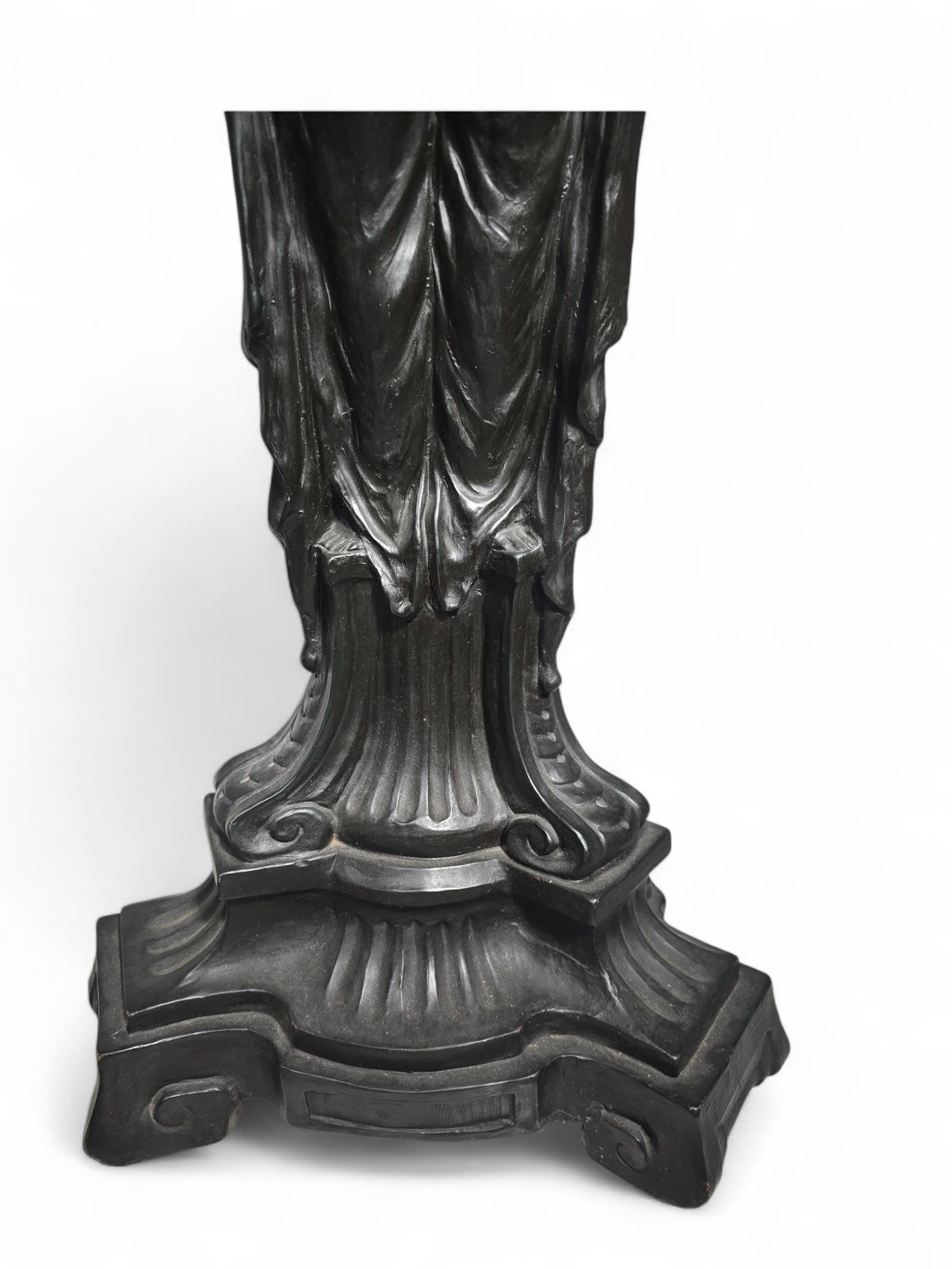 Piedistallo greco in terracotta del XIX secolo dipinto di nero in vendita 5