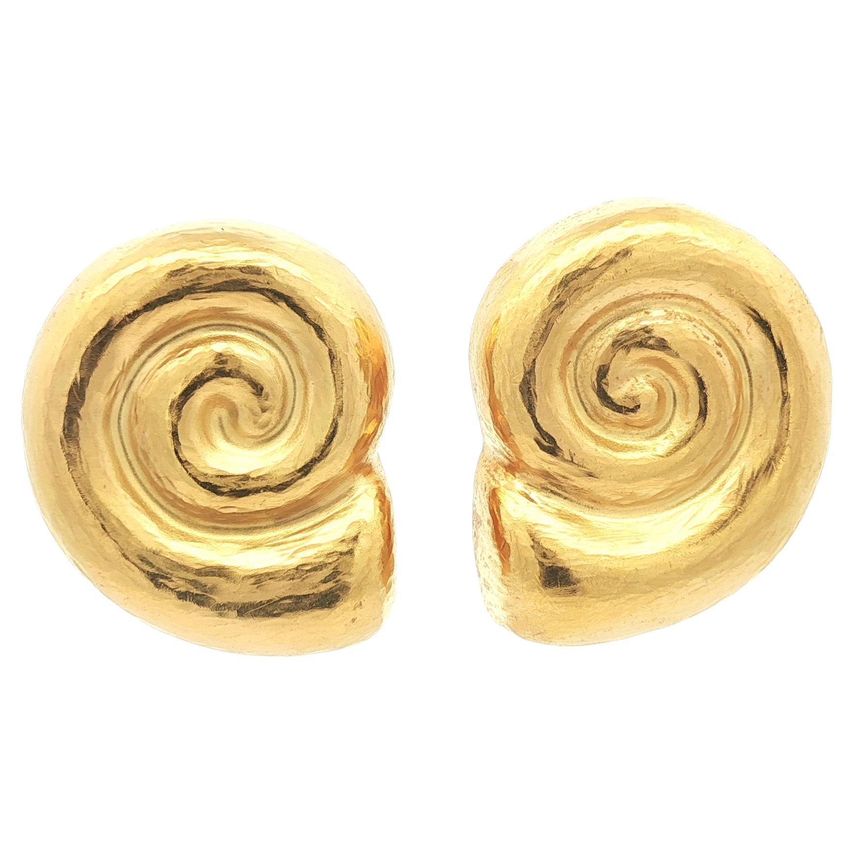 Greek 22k Yellow Gold Puffed Nautilus Shell Hammered Matte Clip On Earrings