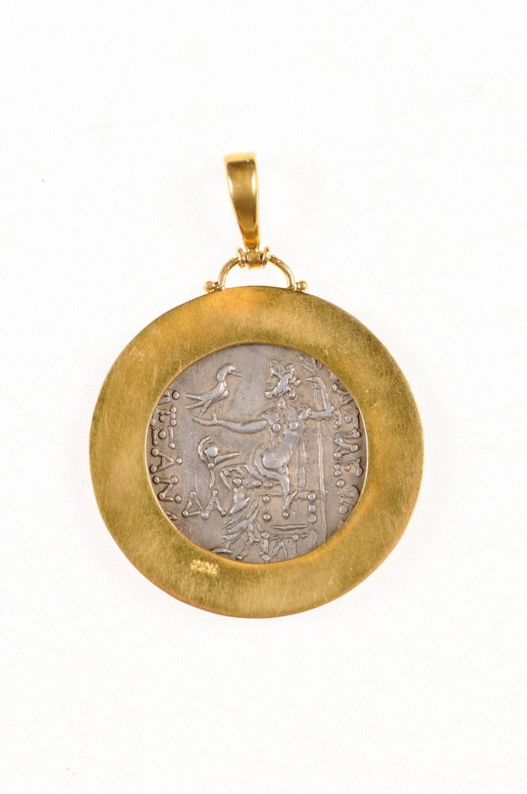 Pendentif en or 22 carats avec pièce de monnaie du Tetradrachme de la Grèce antique, représentant Alexander le Grand Bon état à Atlanta, GA