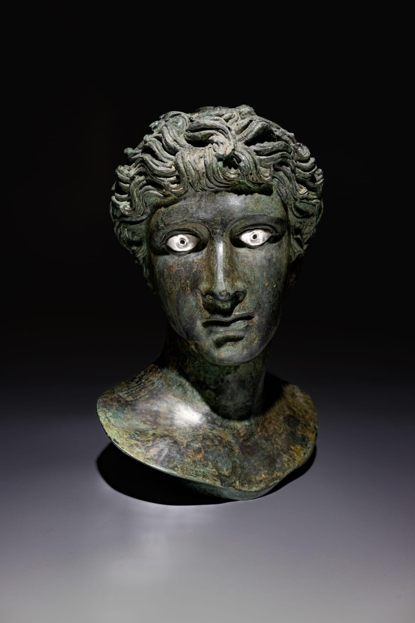 Greek Bust in Bronze, XIX Century For Sale 9