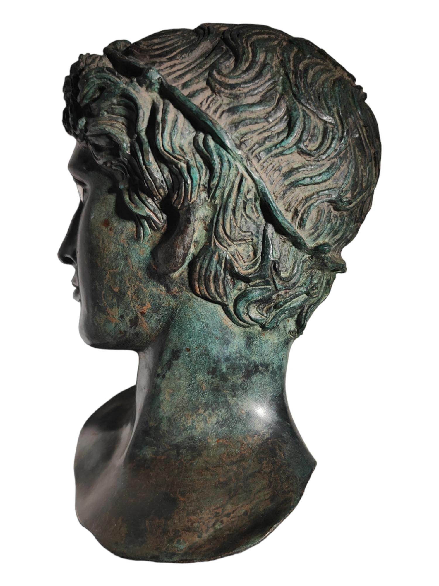 Greek Bust In Bronze XIX century
VERY DECORATIVE BRONZE BUST REPRESENTING A YOUNG GREEK FROM THE END OF THE XIX CENTURY. THE BASE IS IN BLACK MARBLE AND THE EYES IN SILVER. REAL Size.