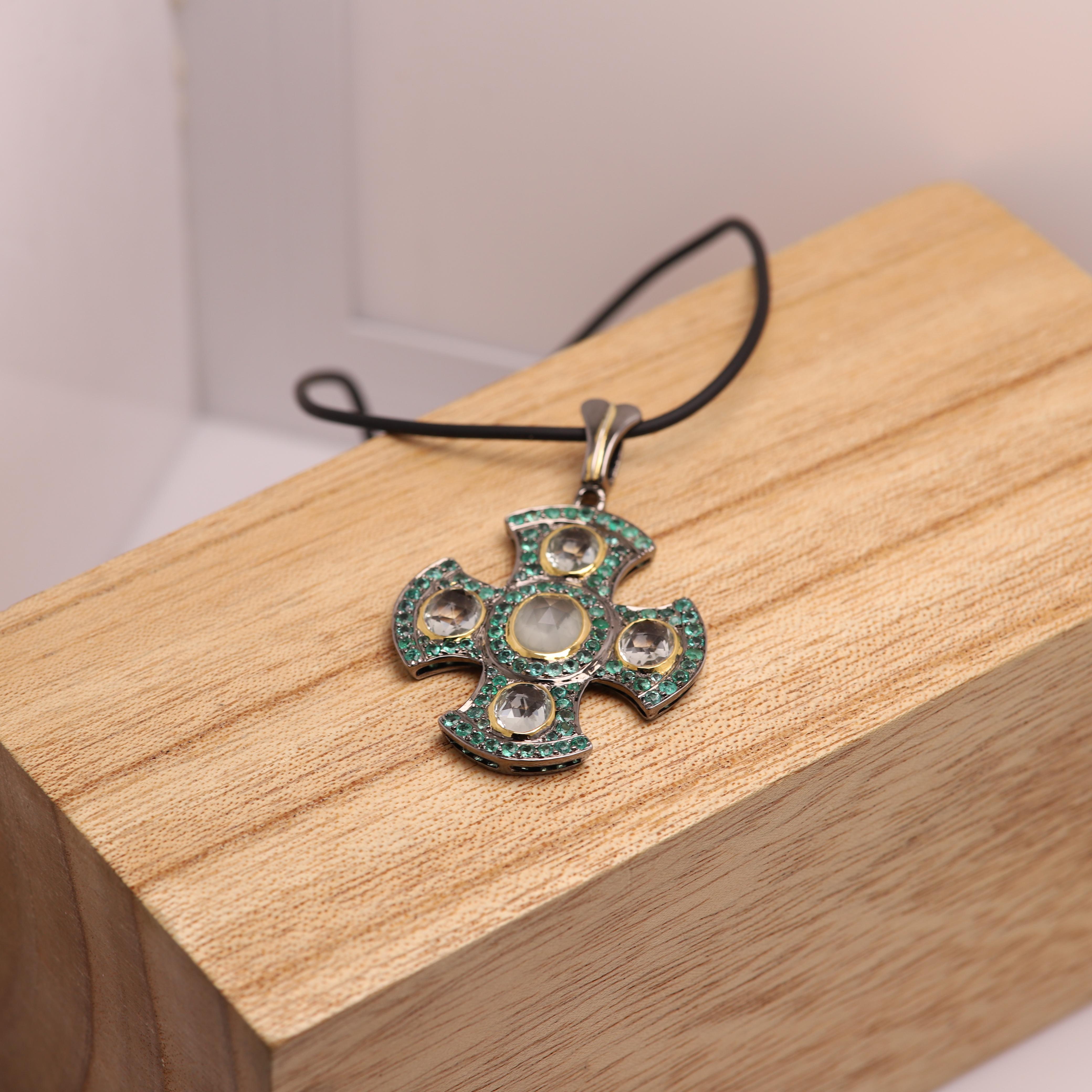 Greek Cross with Emerald & Quartz Gemstones Sterling Silver 925 In New Condition For Sale In Brooklyn, NY