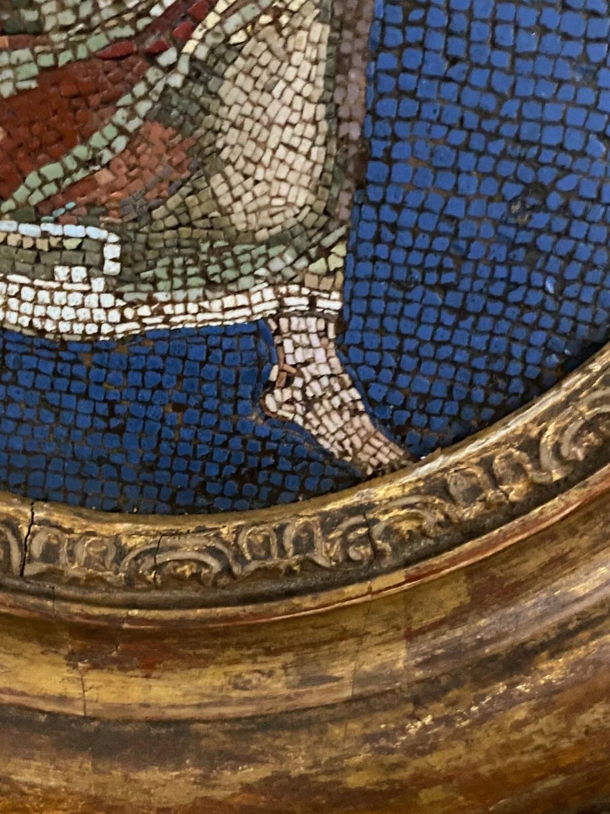 Griechische Tänzerin Mikro-Mosaik-Plakette in antikem ovalen Rahmen aus dem 19. im Zustand „Gut“ im Angebot in NANTES, FR