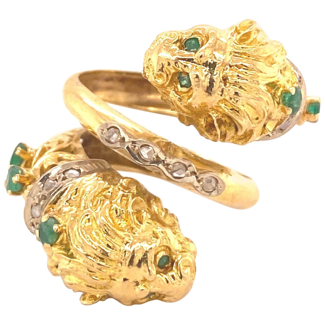 Greek Double Chimera Lion Head Emerald Diamond Filigree 18 Karat Gold Ring For Sale