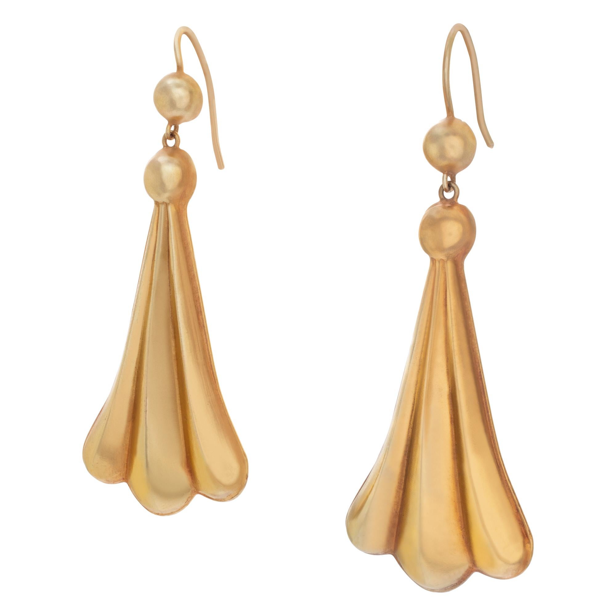 Greek shell shaped drop earrings in 18k yellow gold. Length 50