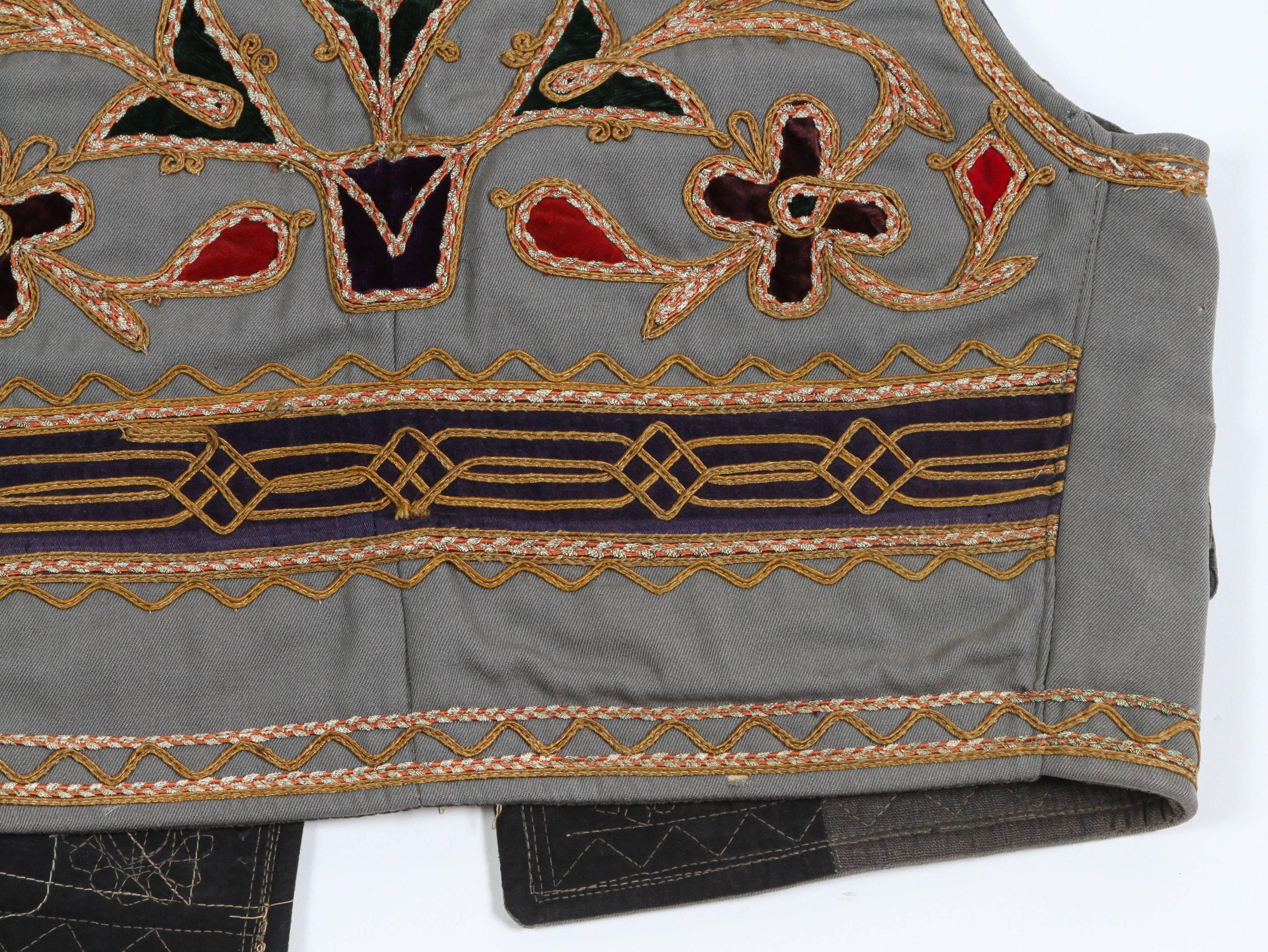 Vintage Greek Folk Vest Part of Traditional Costume In Good Condition For Sale In North Hollywood, CA