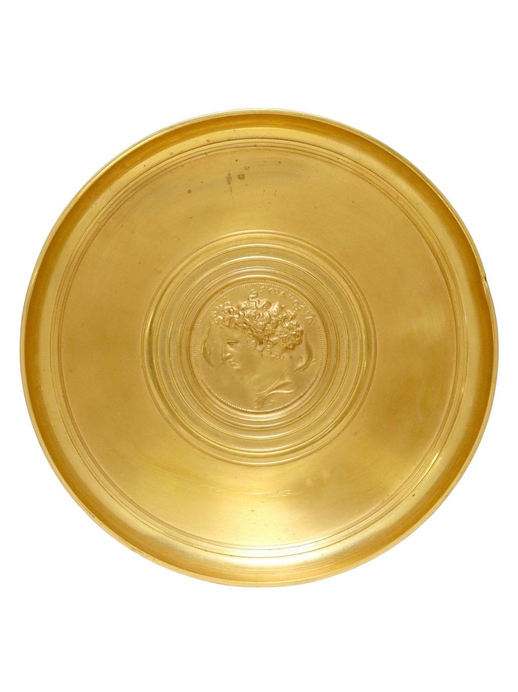 Metà XIX secolo Tazza greca dorata in vendita