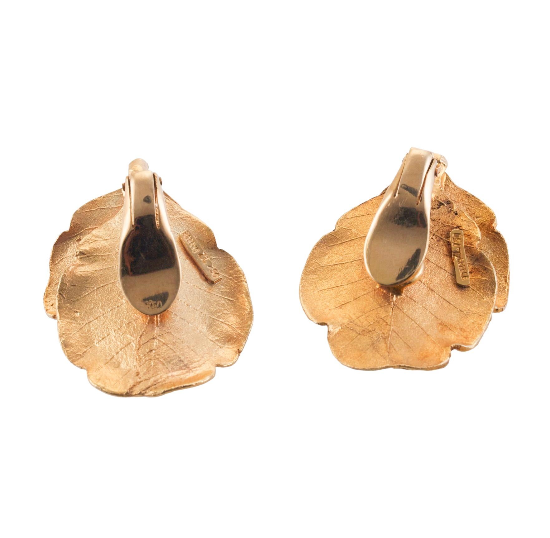 Greek Gold Leaf Earrings In Excellent Condition For Sale In New York, NY