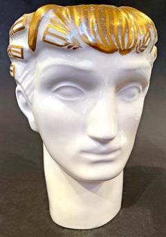 "Cabeza griega", jarrón Art Decó de porcelana blanca y dorada de De Vegh, años 30