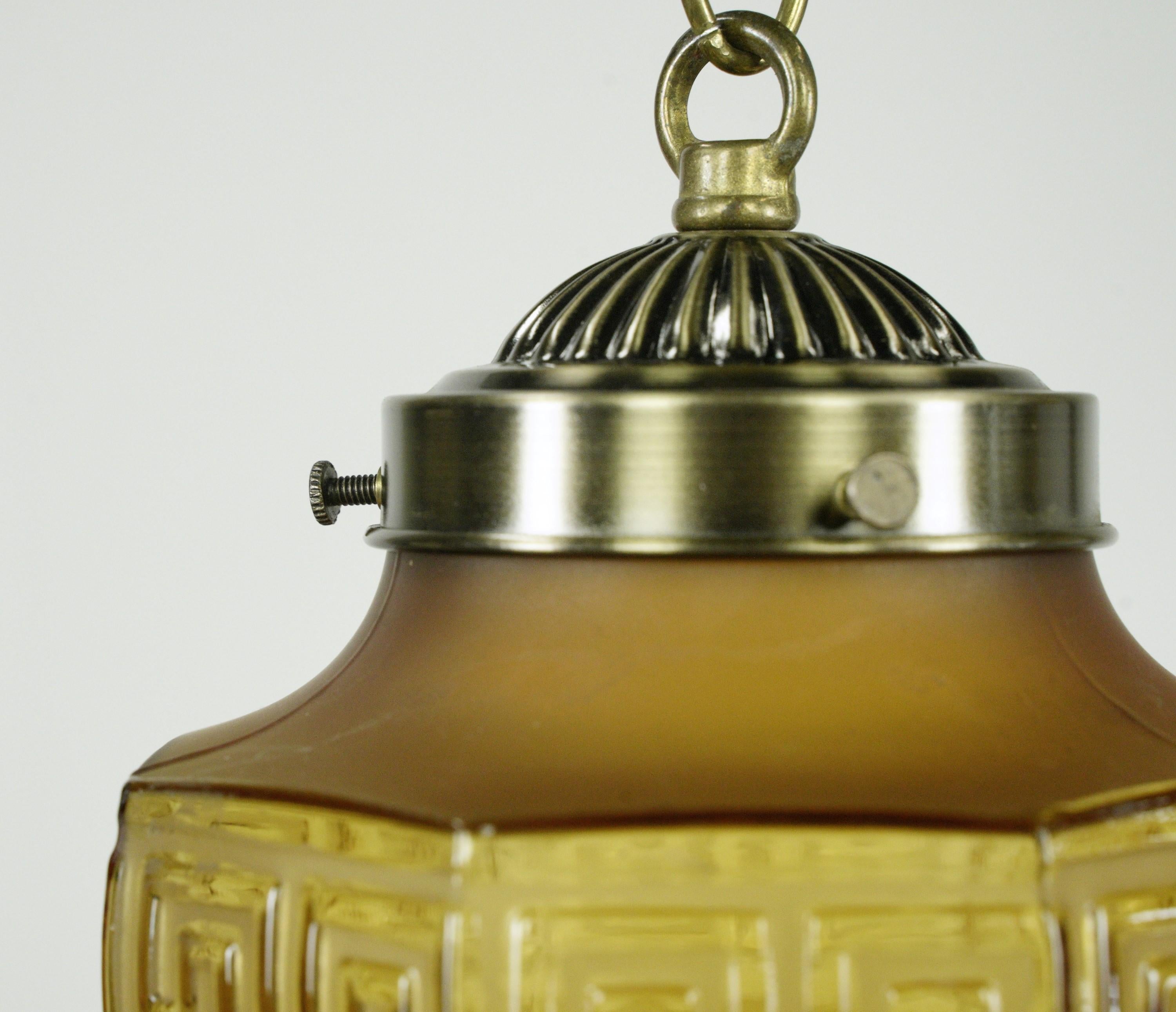 Greek Key Amber Glass & Steel Chain Pendant Light For Sale 1