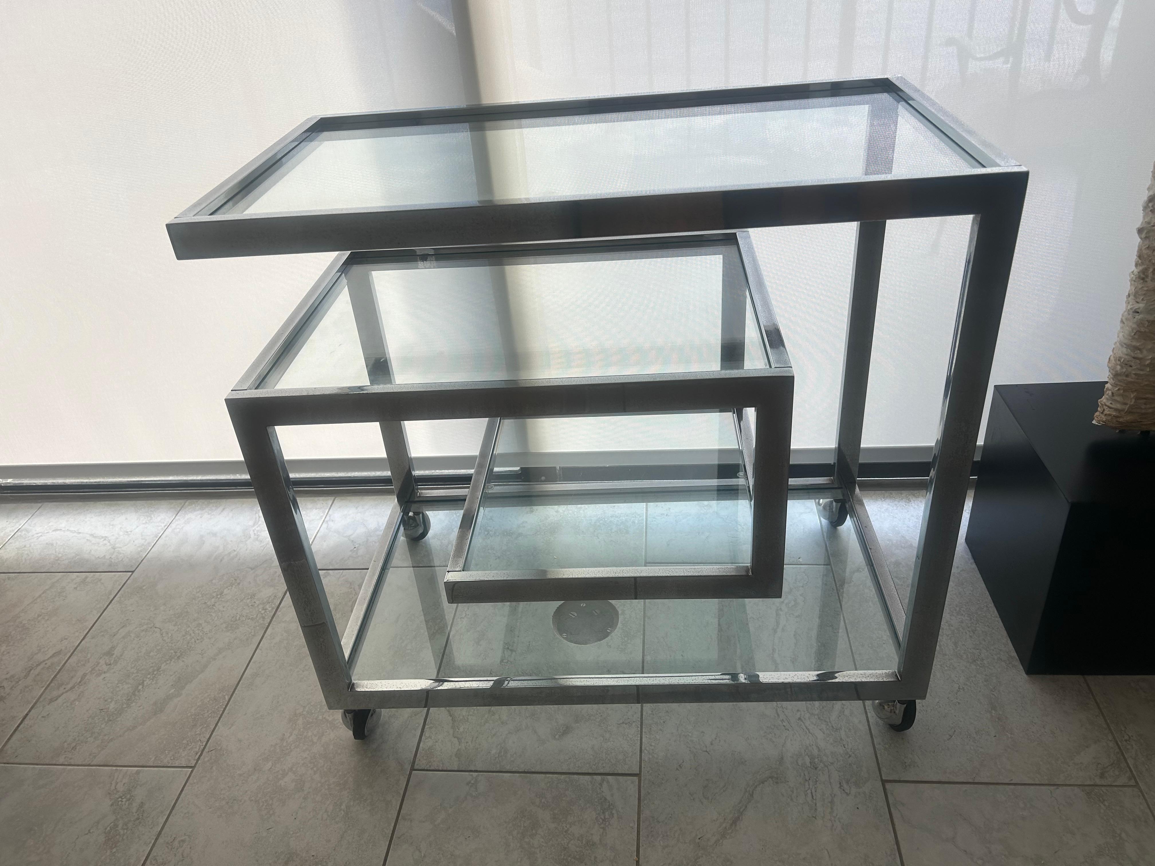 Greek key chromed  steel bar  cart after Milo Baughman In Good Condition For Sale In West Palm Beach, FL