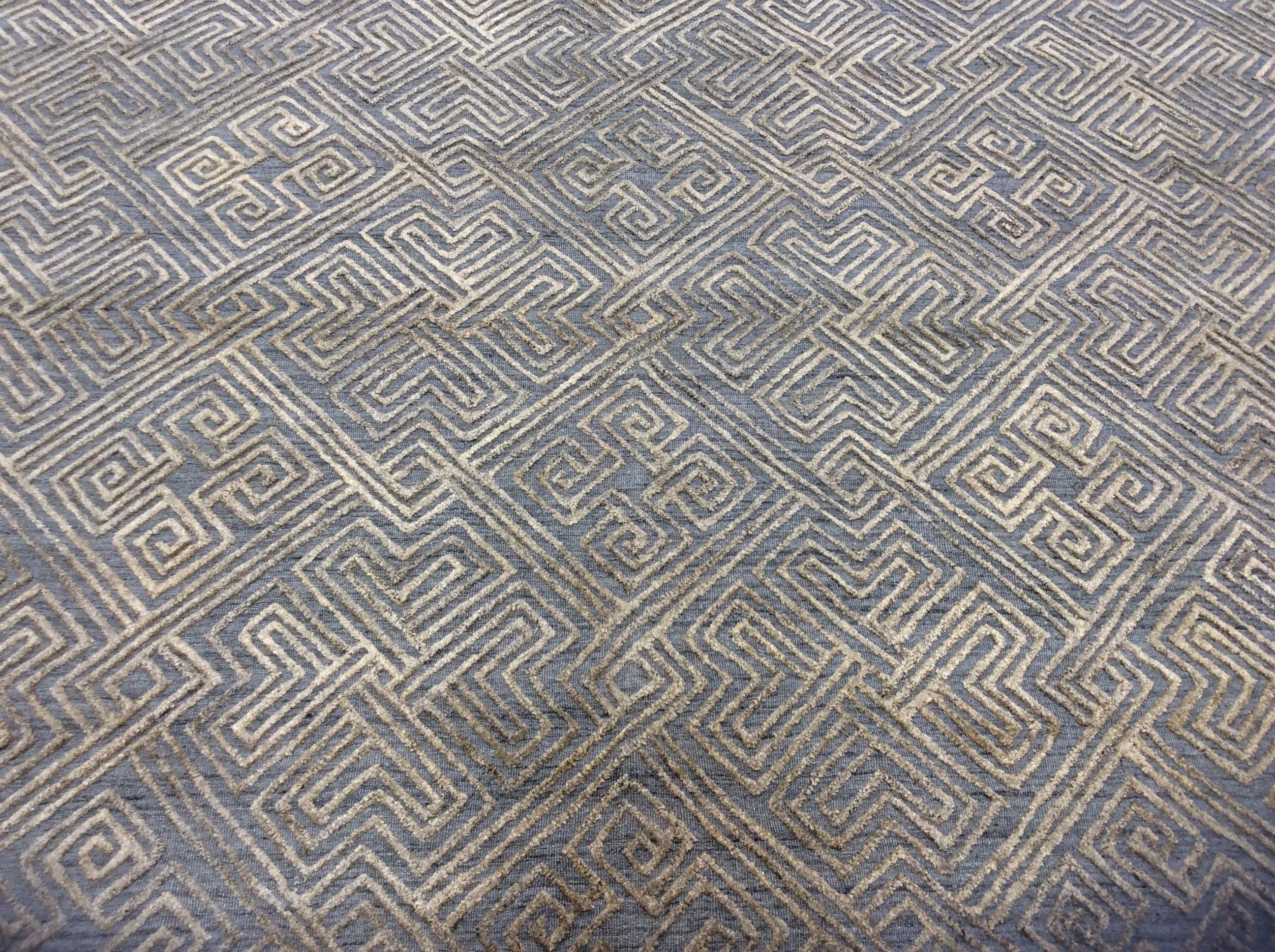 Greek Key Design High Low Rug in Gold Charcoal In New Condition For Sale In Los Angeles, CA