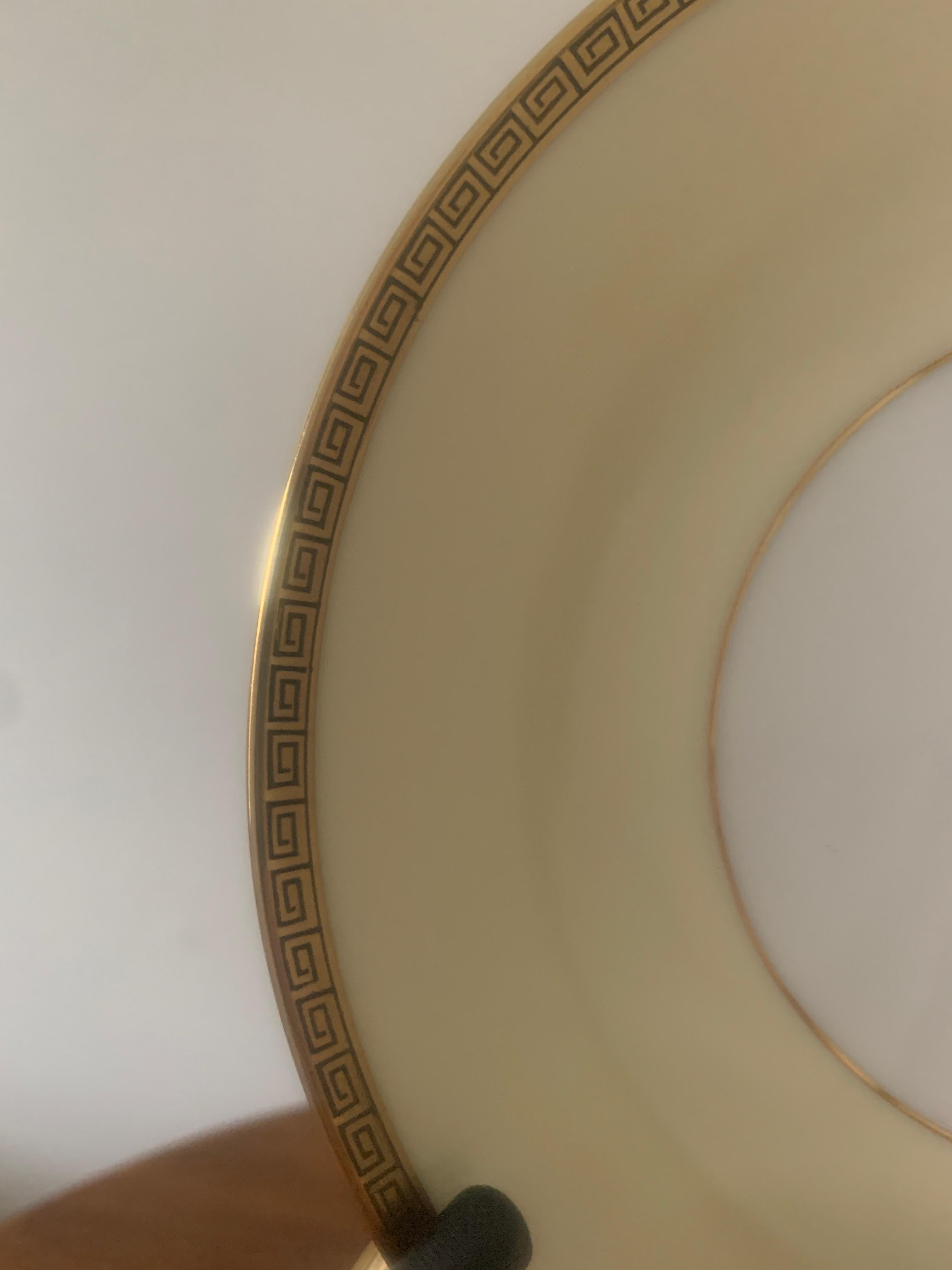 Griechischer Schlüssel umrandetes Geschirr von Noritake (Neoklassisch) im Angebot