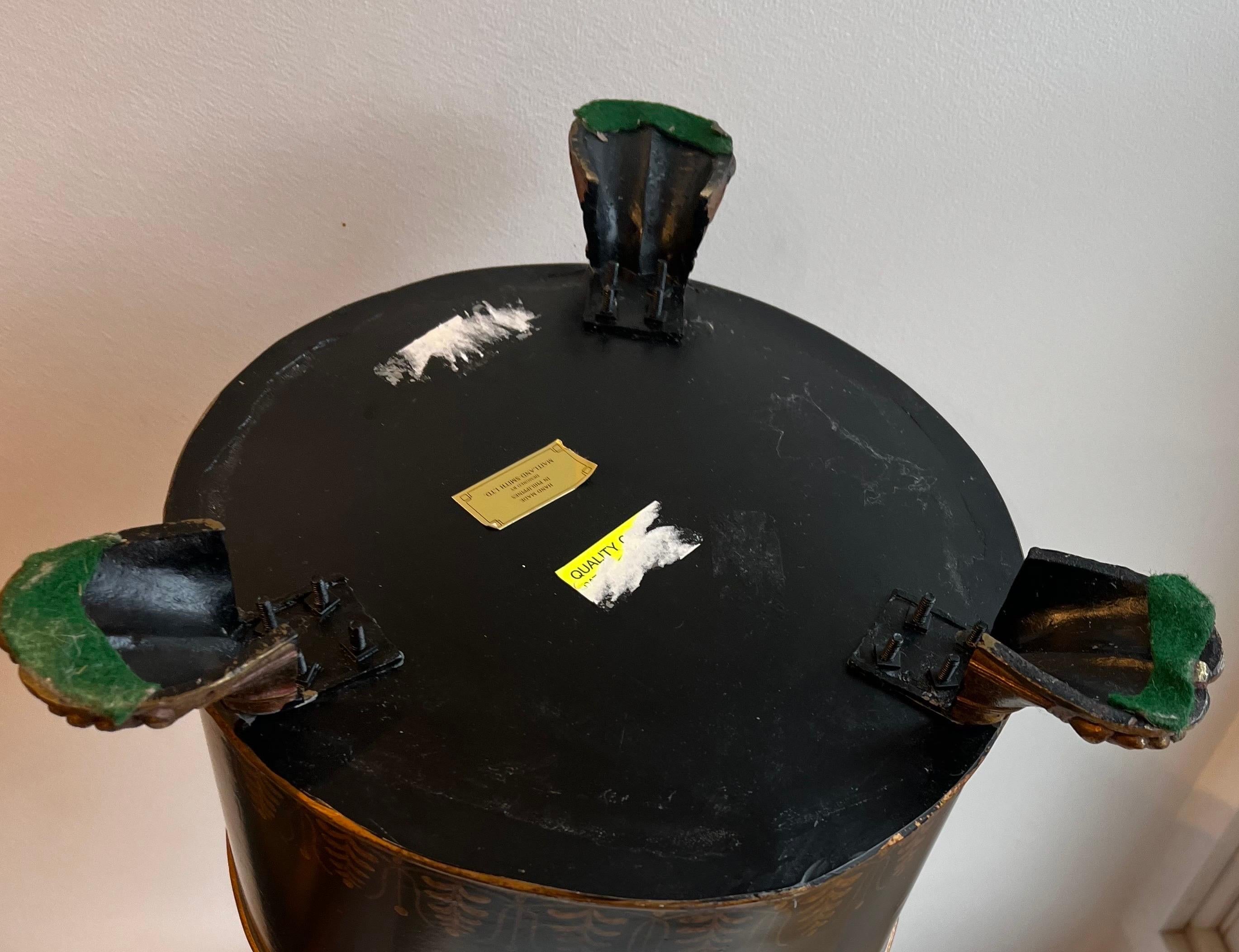 Porte-parapluies grec romain peint à la main par Maitland Smith en vente 8