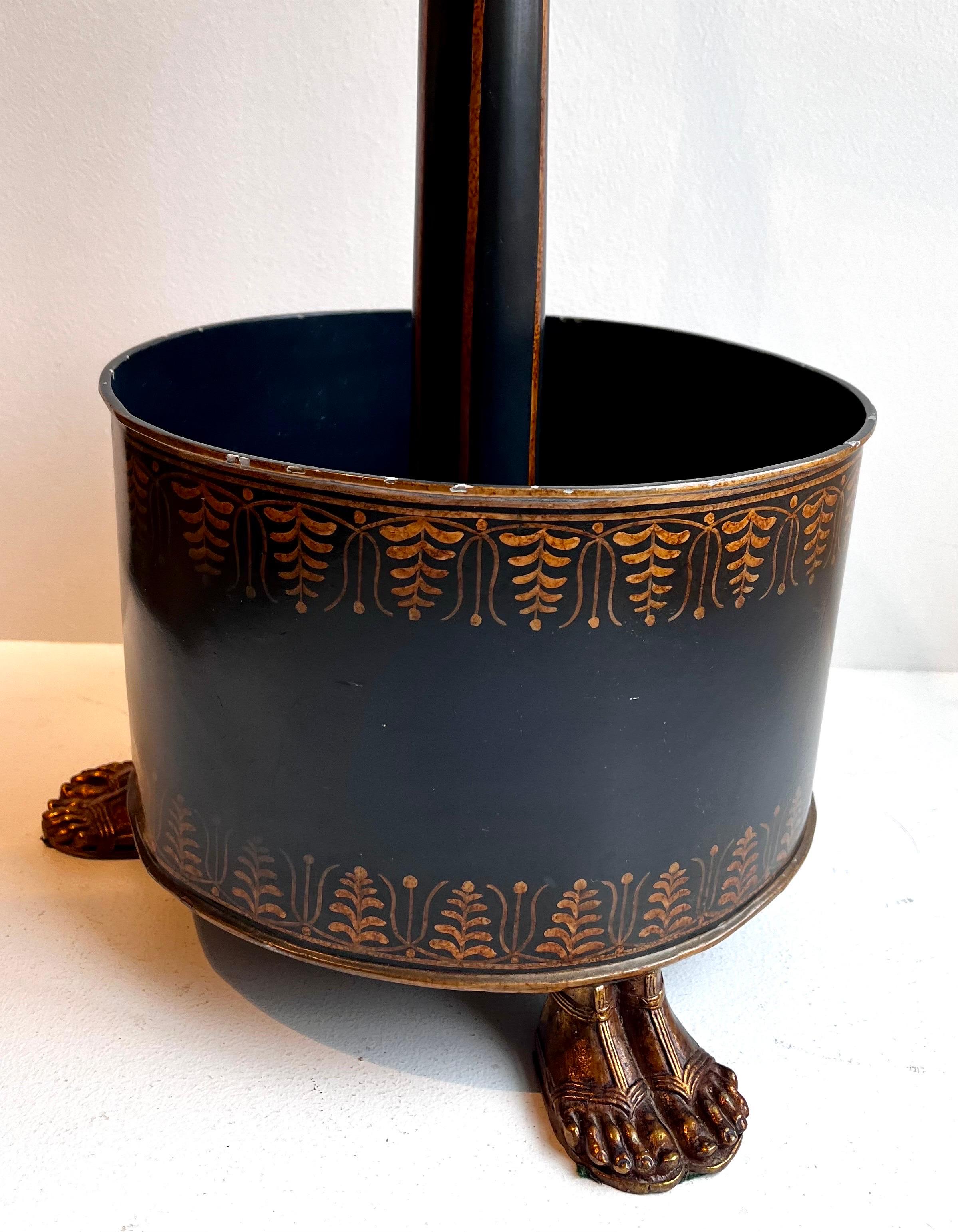 Porte-parapluies grec romain peint à la main par Maitland Smith en vente 1