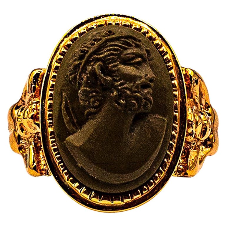 Anello da cocktail in oro giallo con pietra lavica in stile greco realizzato a mano con calcedonio