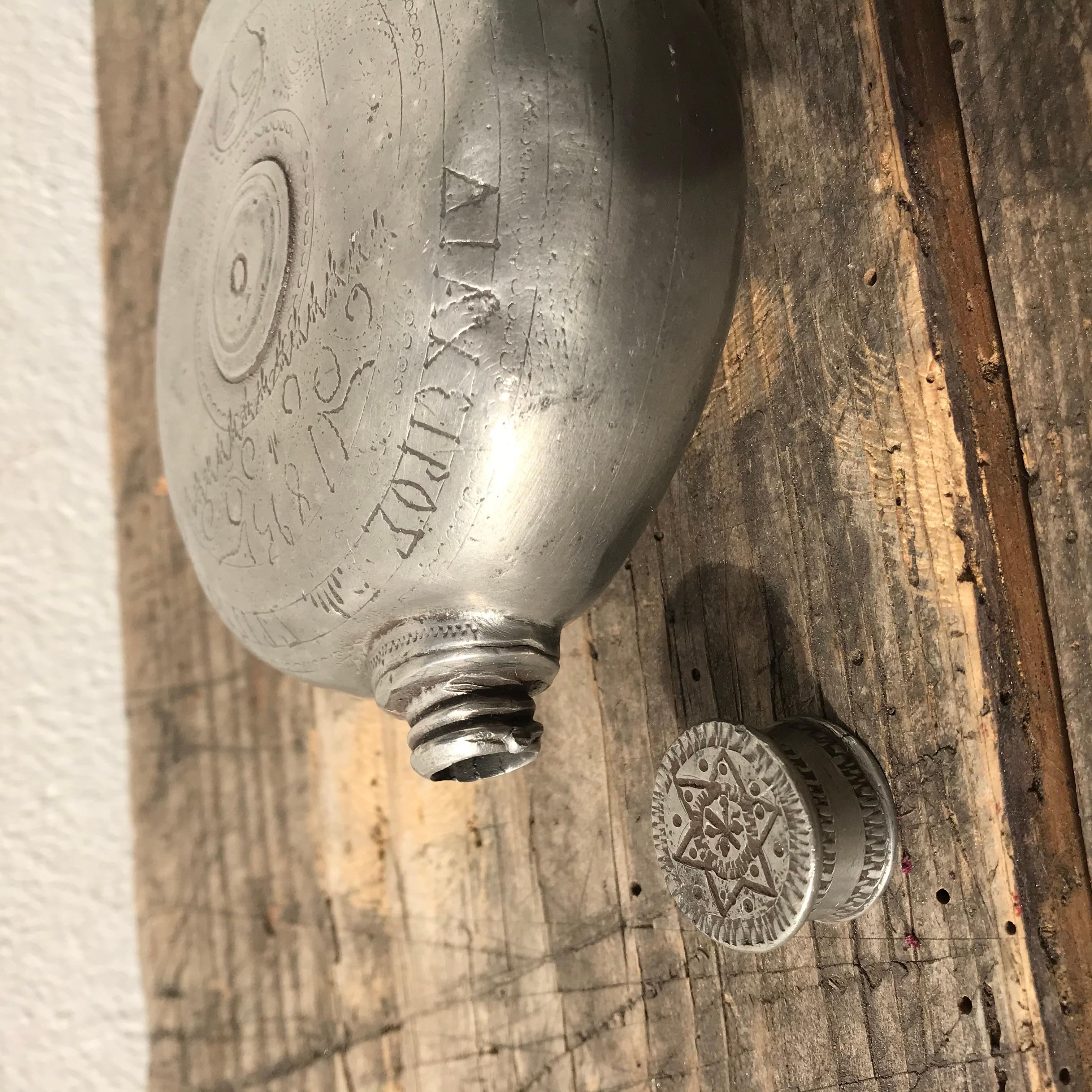 Griechischer Zinnflask (Zinn Flachmann), 1895 (19. Jahrhundert) im Angebot