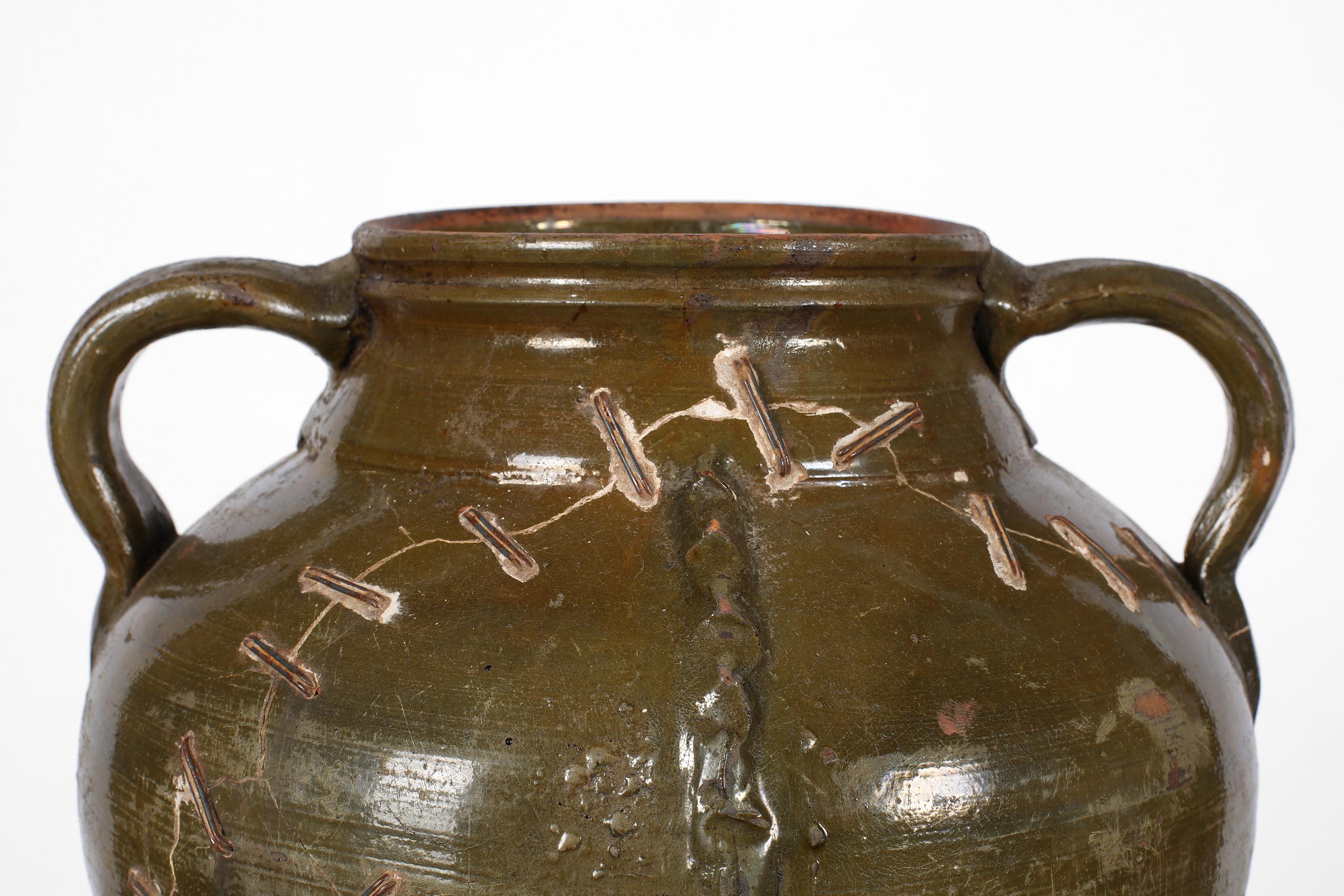 Green 19th Century Southern Spanish Wabi-Sabi Stapled Jar In Fair Condition For Sale In London, GB
