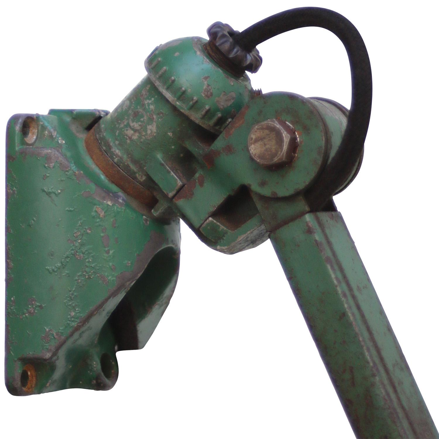 Grüne 4-armige industrielle Machinist Work-Wandleuchte aus Metall von Dugdills, UK (Mitte des 20. Jahrhunderts) im Angebot