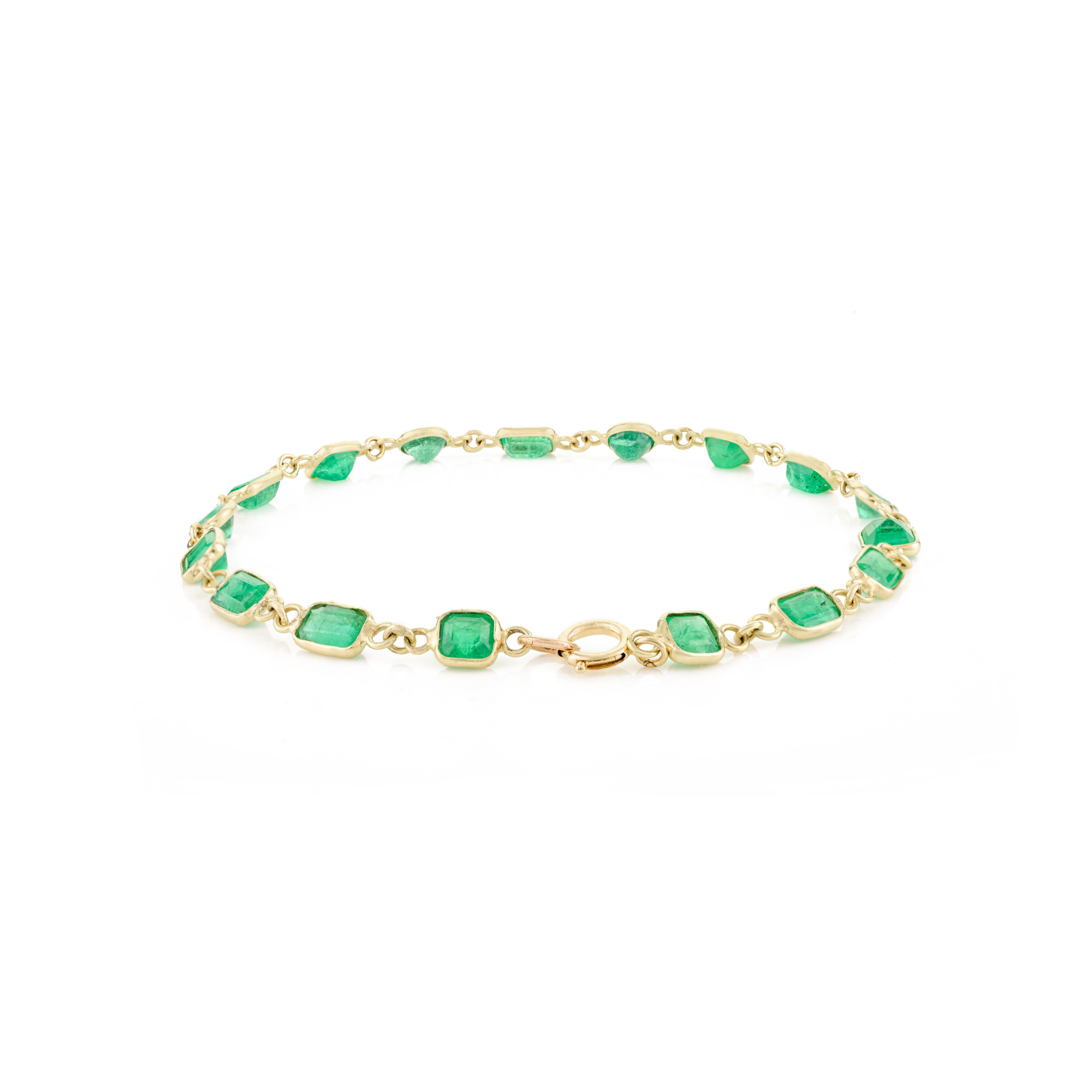 Art Deco Green 5.88 CT Emerald Stackable Chain Bracelet in 14k Yellow Gold Gift for Her For Sale