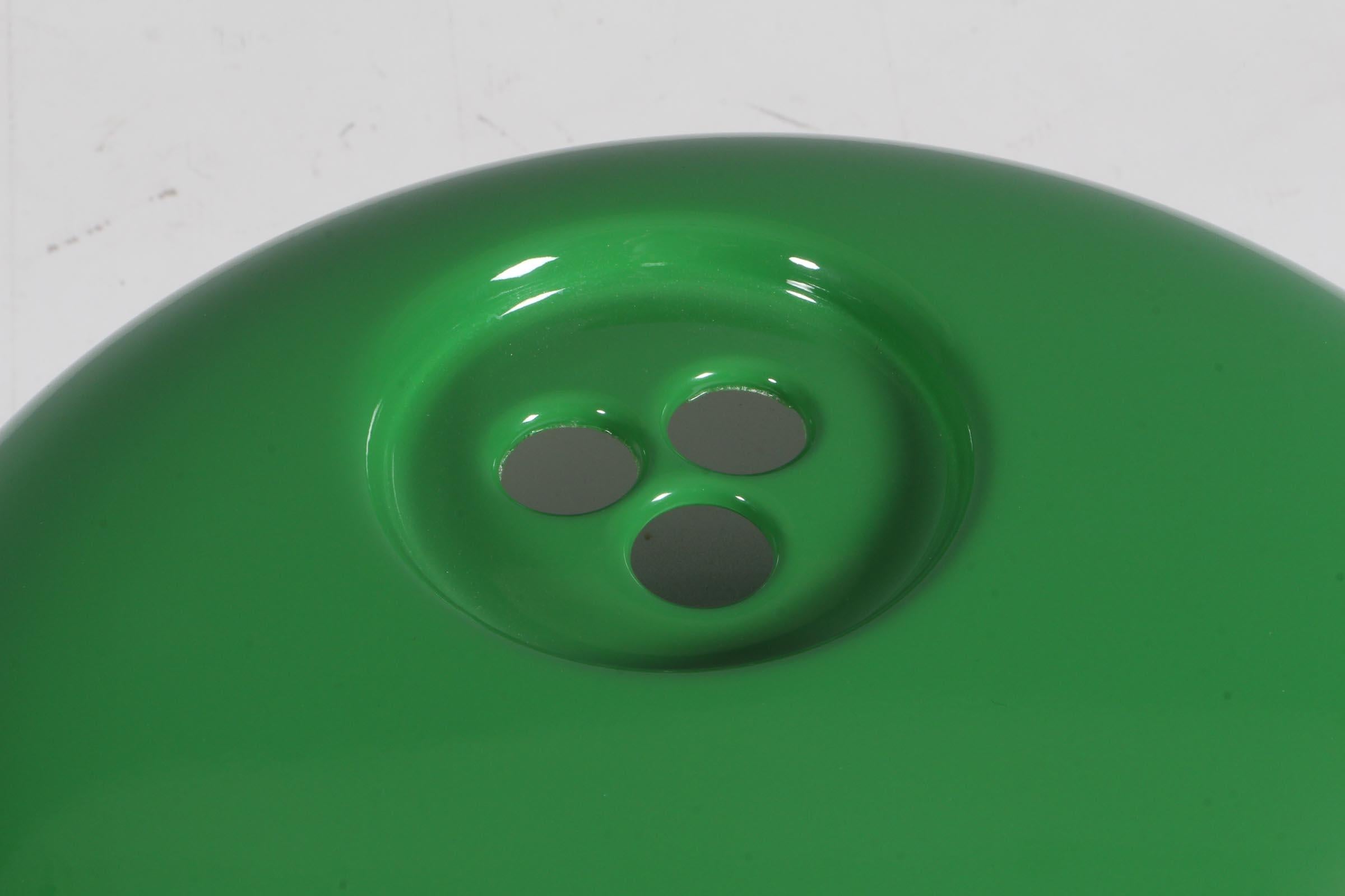 Mid-20th Century Green Achille & Pier Giacomo Castiglioni Snoopy Table Lamp For Sale