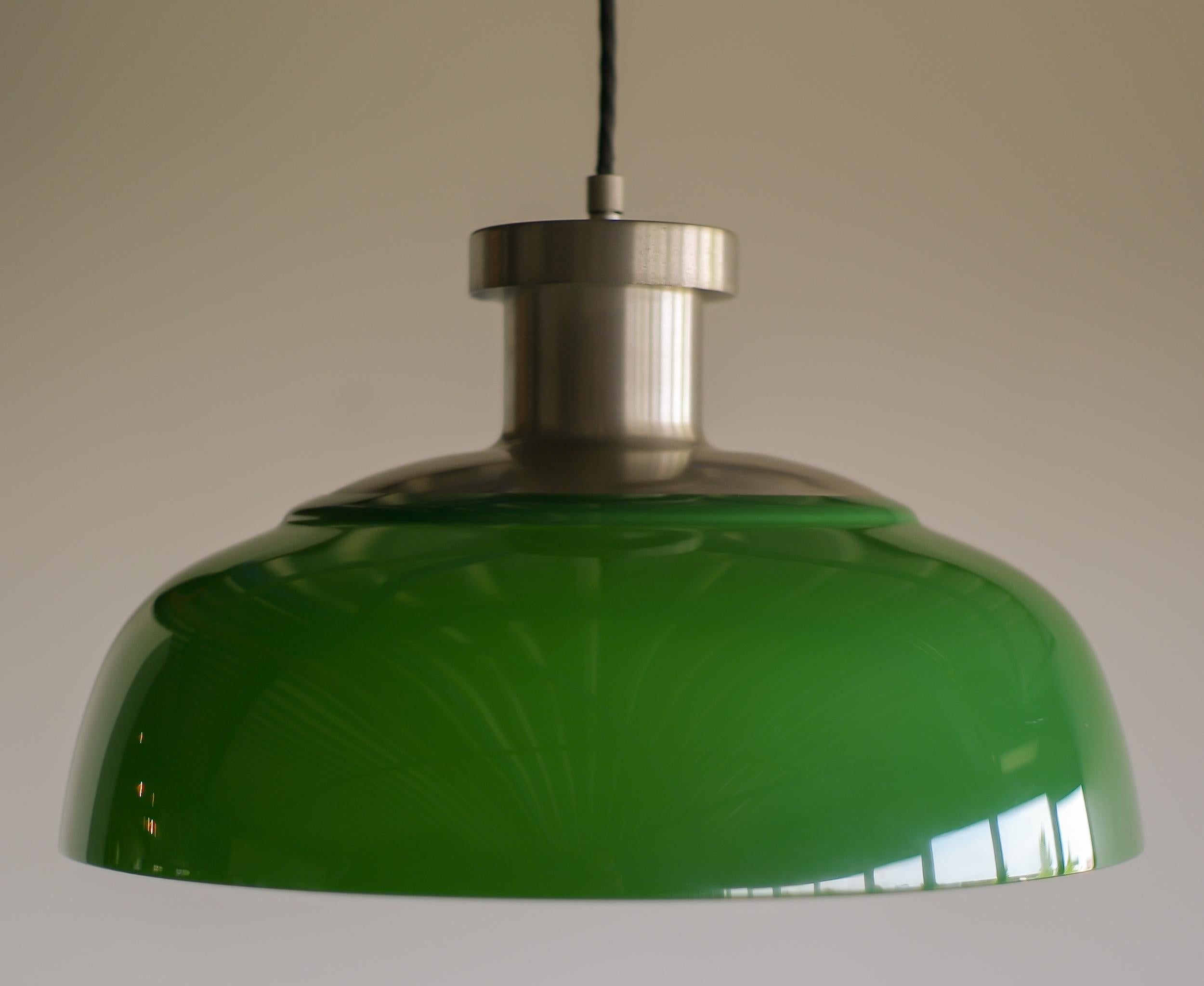Green Acrylic Pendant Lamp 4017 by Achille & Pier Giacomo Castiglioni In Good Condition For Sale In Dronten, NL