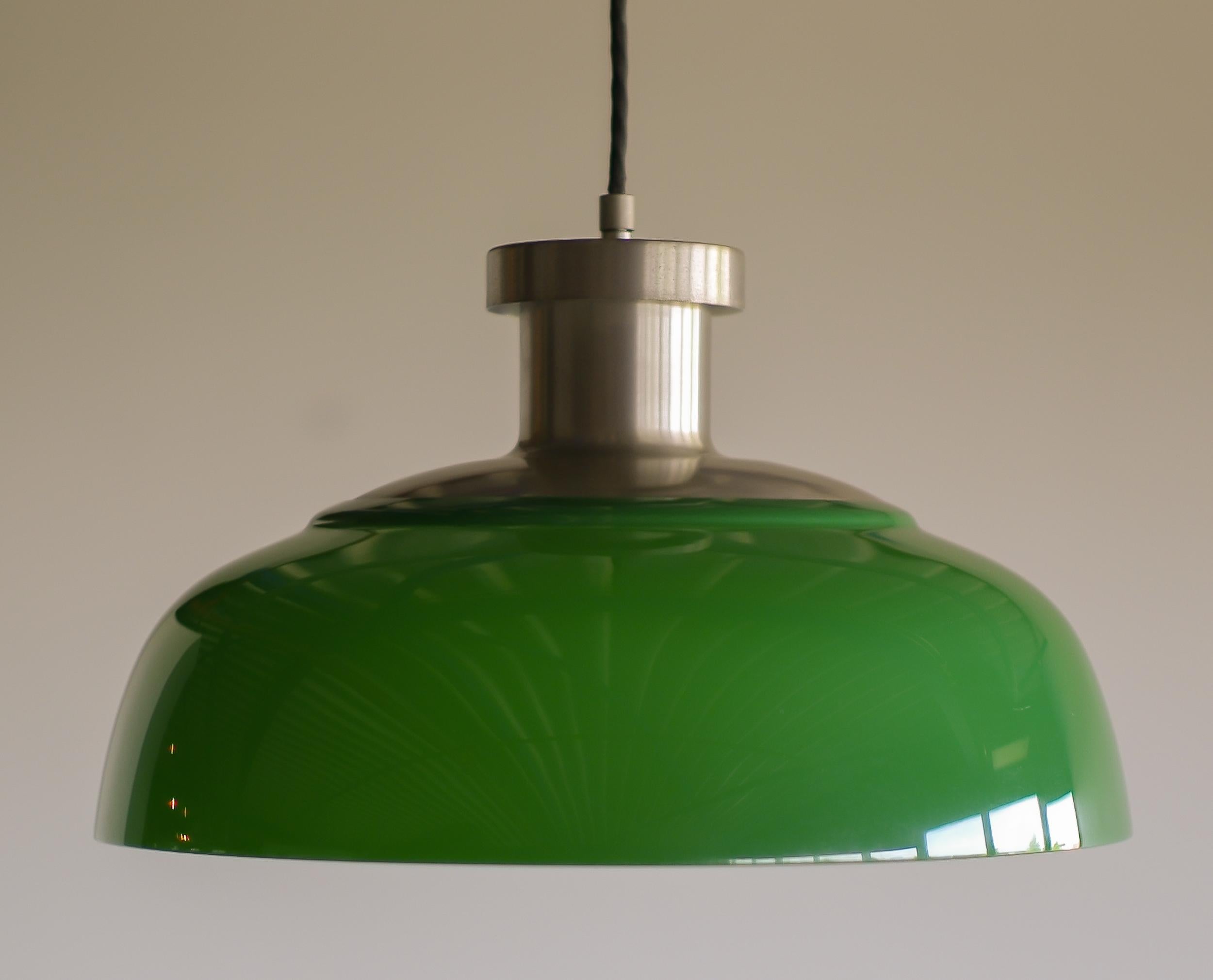 Mid-20th Century Green Acrylic Pendant Lamp 4017 by Achille & Pier Giacomo Castiglioni For Sale