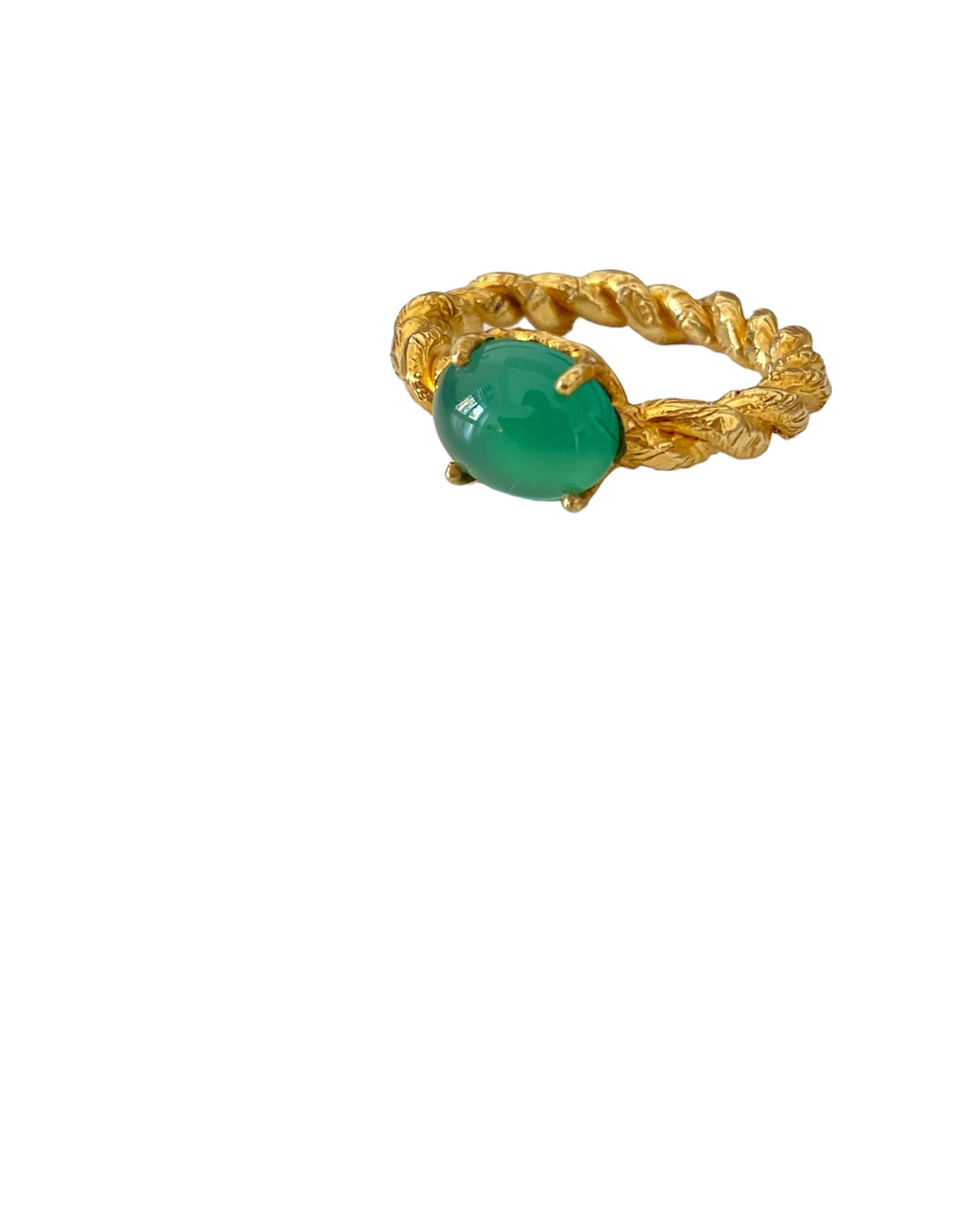 Green Agate 18K Yellow Gold Unisex Artisan Band Ring For Sale 8