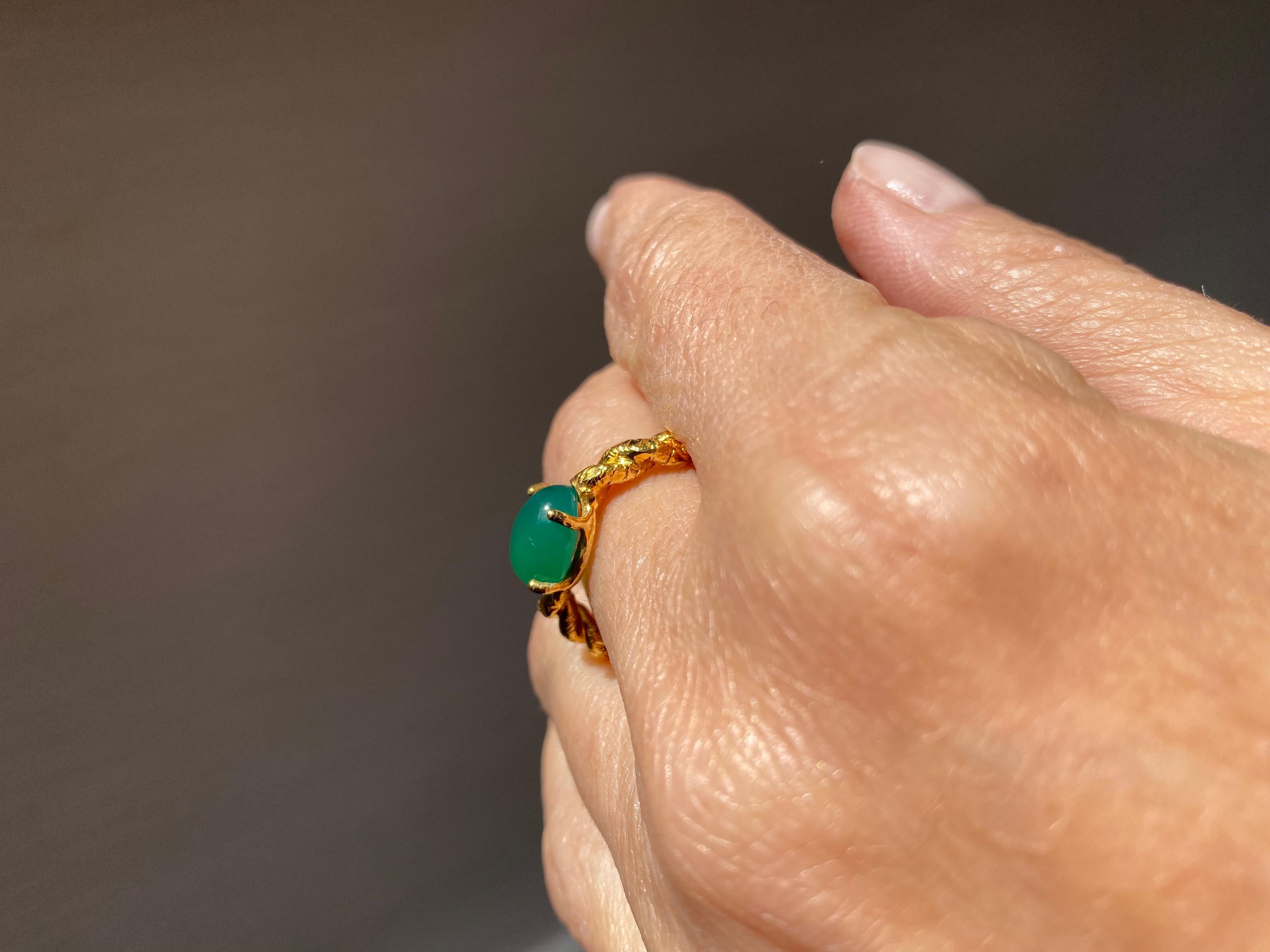 Green Agate 18K Yellow Gold Unisex Artisan Band Ring In New Condition For Sale In Rome, IT