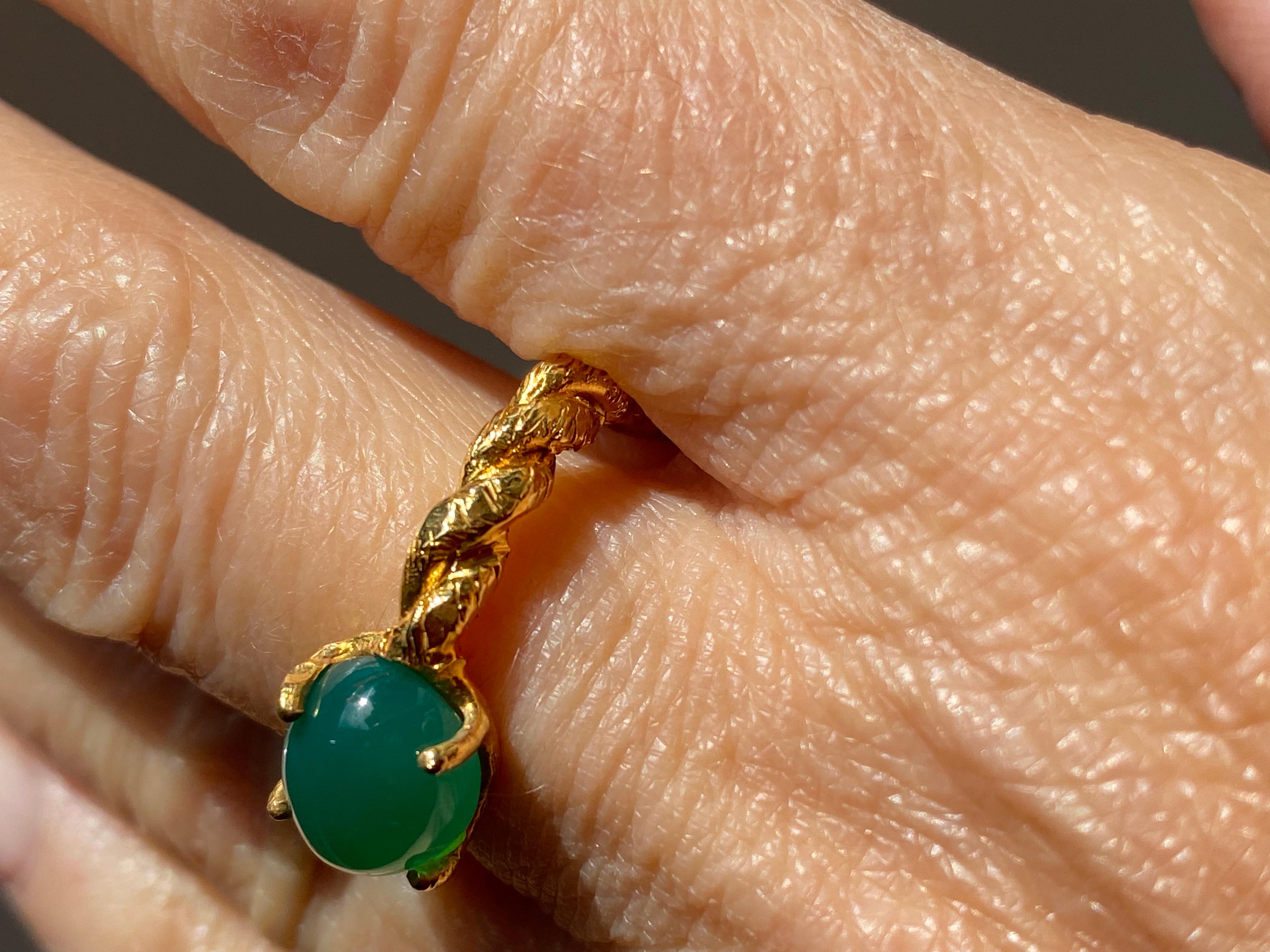 Green Agate 18K Yellow Gold Unisex Artisan Band Ring For Sale 1