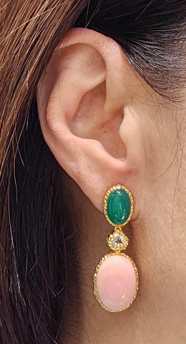 Green Agate and Pink Shell Drop Earring in 18K Gold Vermeil Sterling Silver In New Condition In Hong Kong, HK