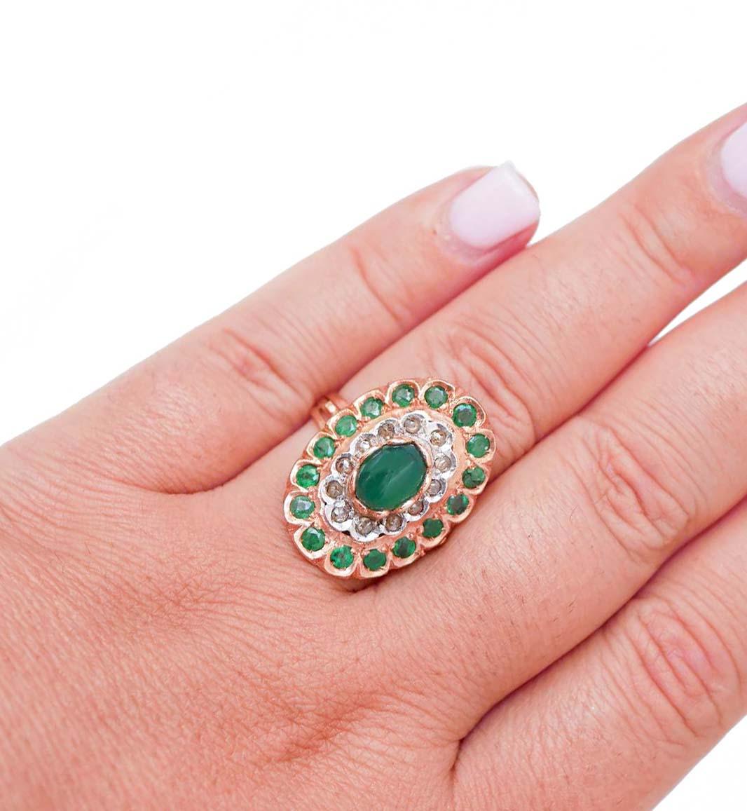 Anello con agata verde, smeraldi, diamanti, oro rosa e argento. In condizioni buone in vendita a Marcianise, Marcianise (CE)