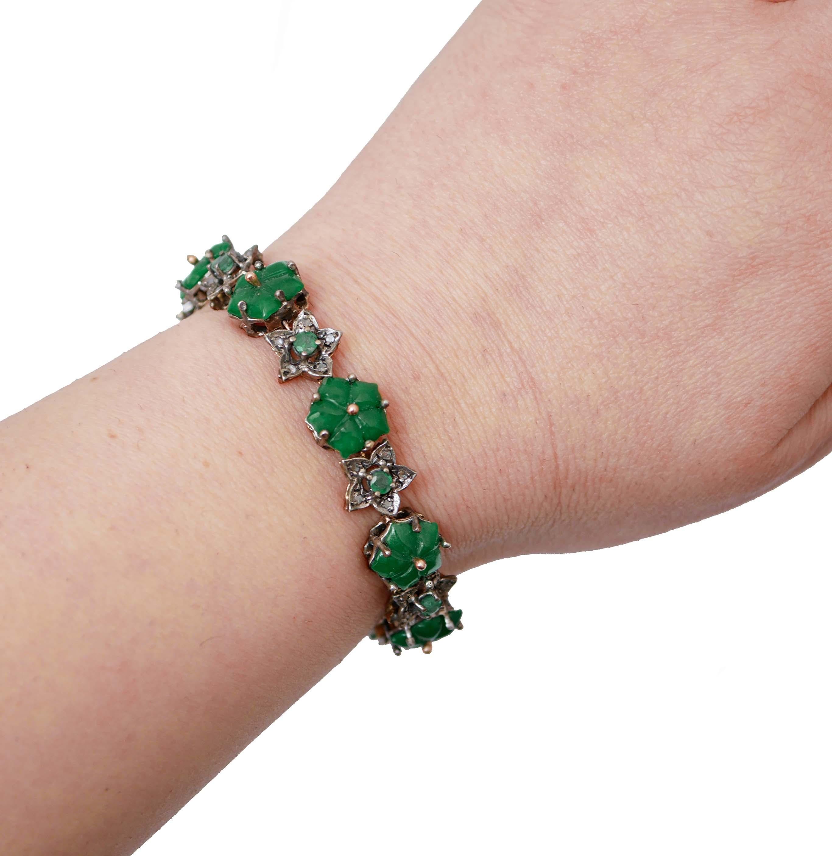 Green Agate Flowers, Emeralds, Diamonds, Rose Gold and Silver Bracelet. In Good Condition For Sale In Marcianise, Marcianise (CE)
