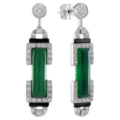 Orecchini pendenti in stile Art Deco con agata verde e onice e diamanti in oro bianco 18 carati